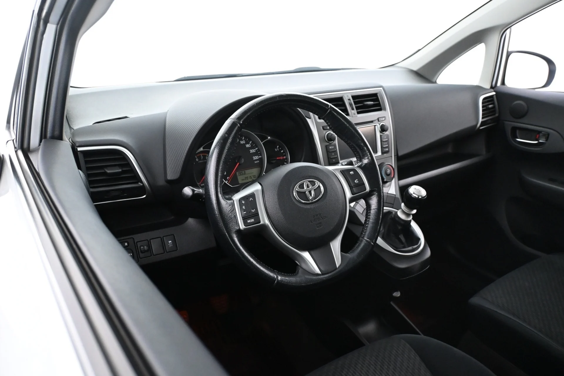 Car Image - 74bZVoHiOFJuo9sM7cgKbL