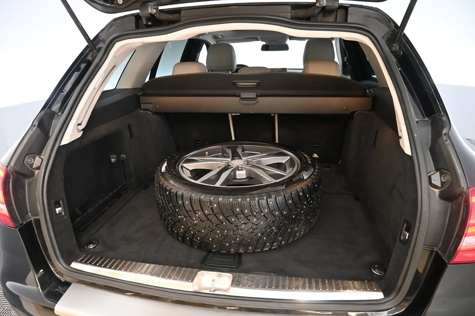 Car Image - 6SpJD0Rnvws8QHctBViLVS