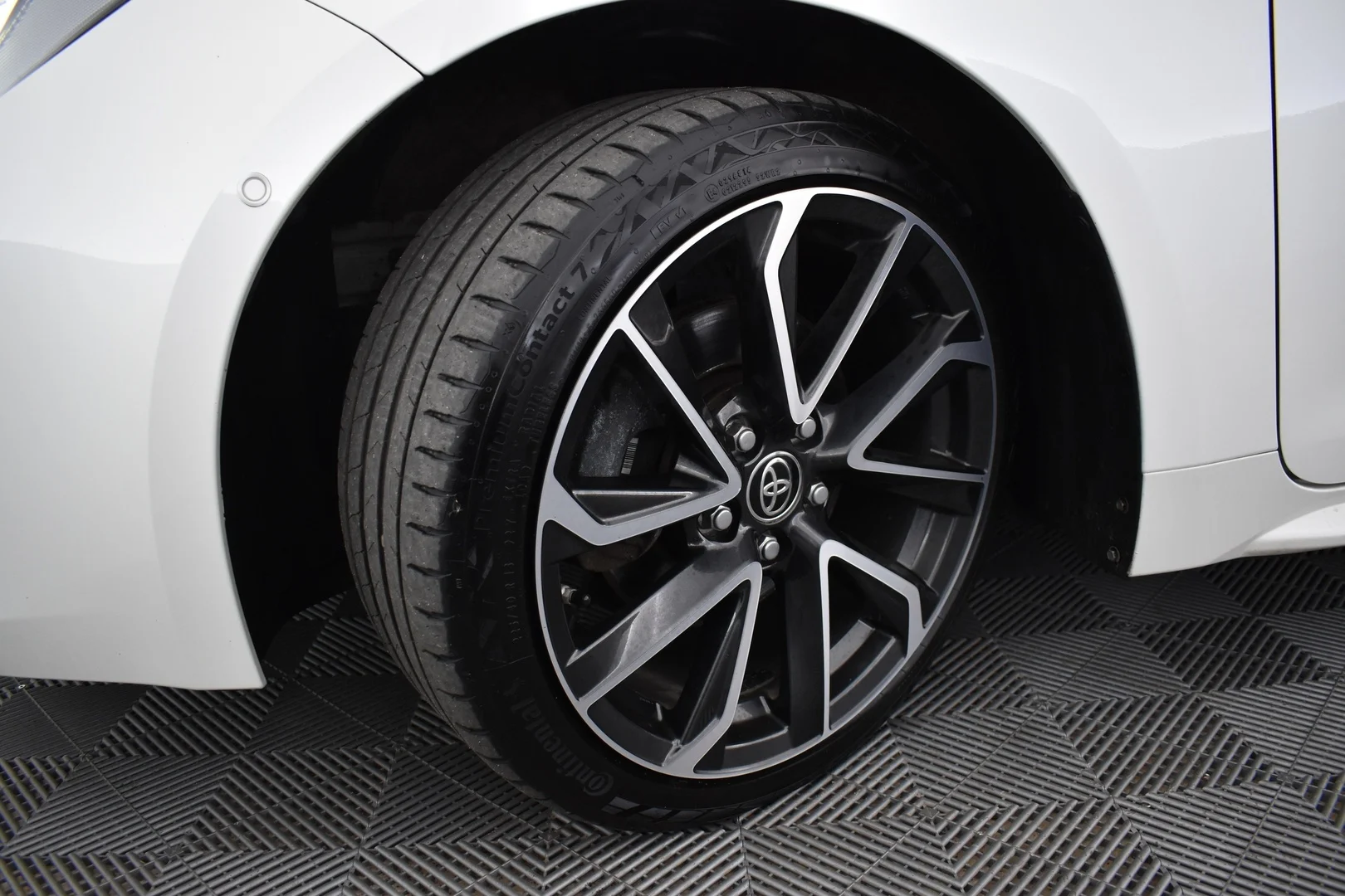 Car Image - 4LoDXjmryz5hBSBtWZL4MJ