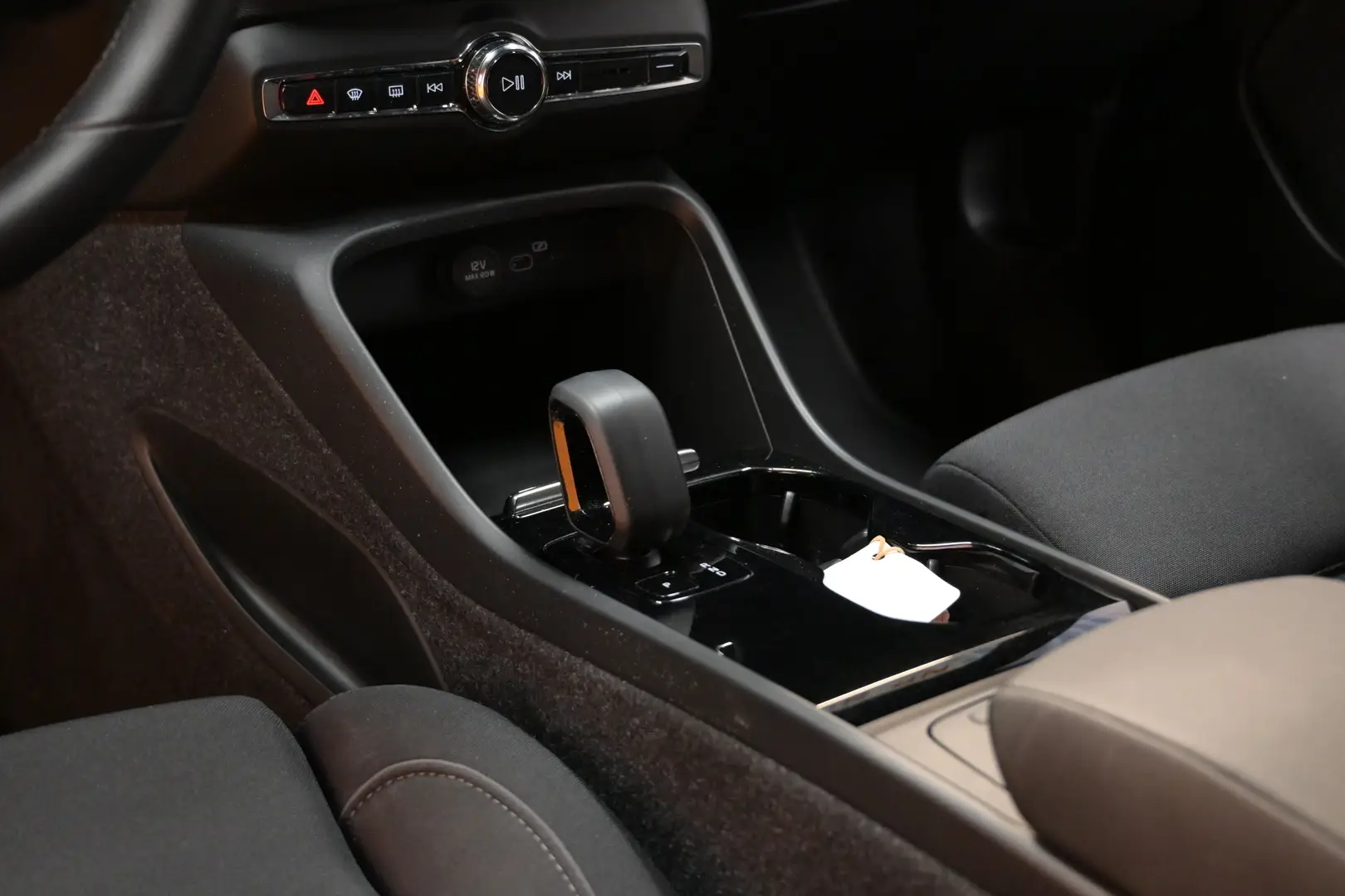 Car Image - 6gEuTkhklMGFr6CV0WwyPG