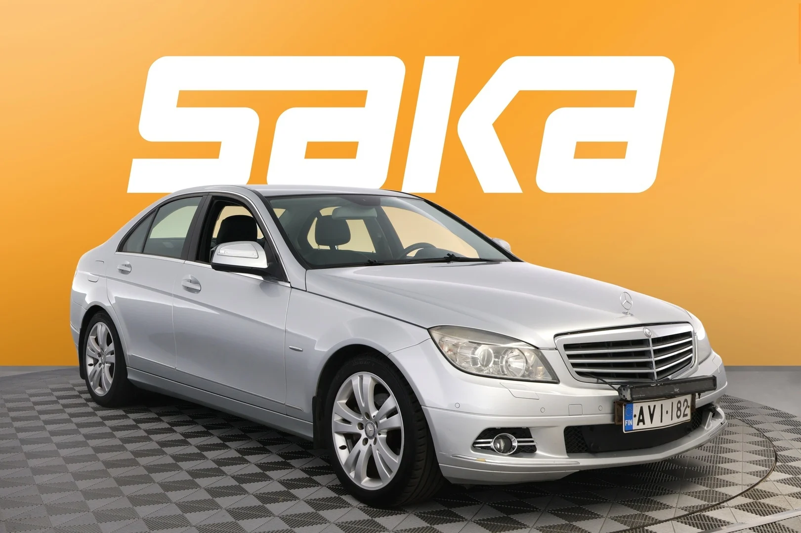 Car Image - 4xt4G8D4XuUn4updLh7IFI
