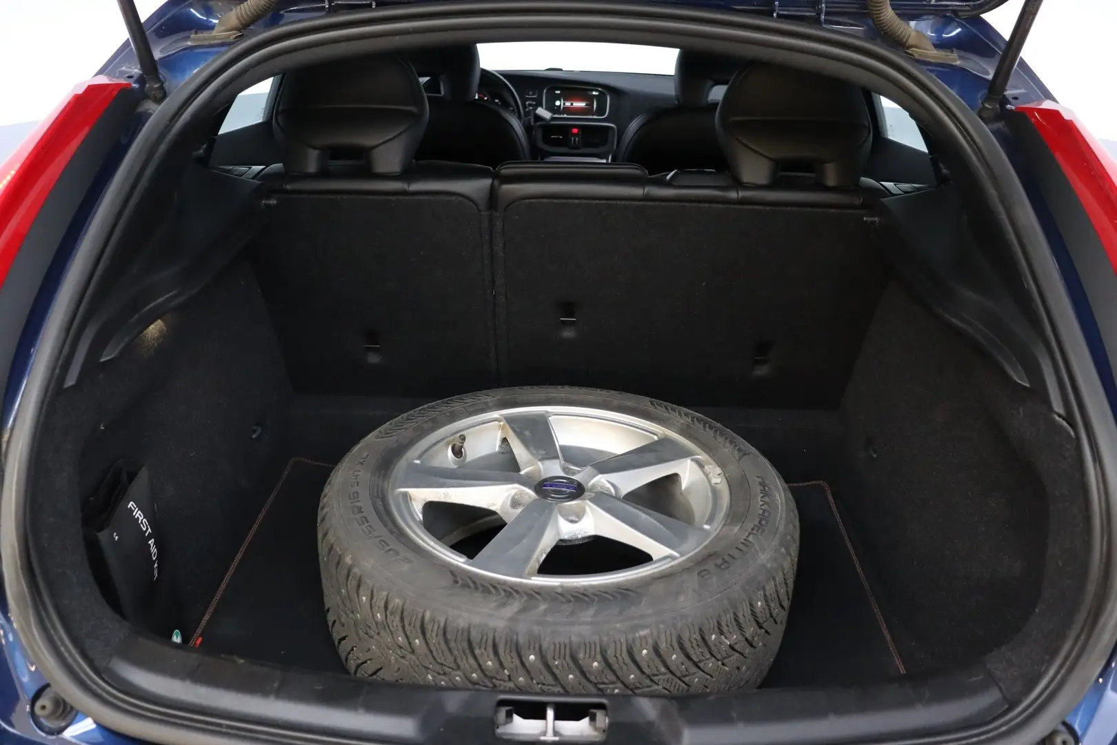 Car Image - 25qH4XHa2OBVyCC015xiyX