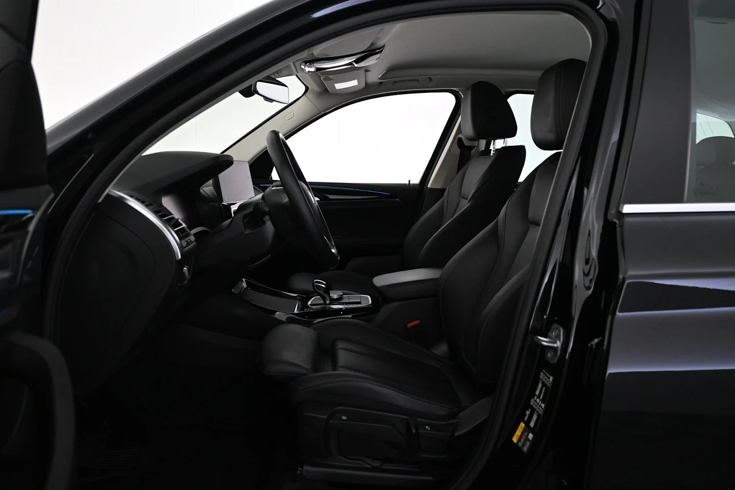 Car Image - 7wr95FDV3XKK4cwHYA16mP