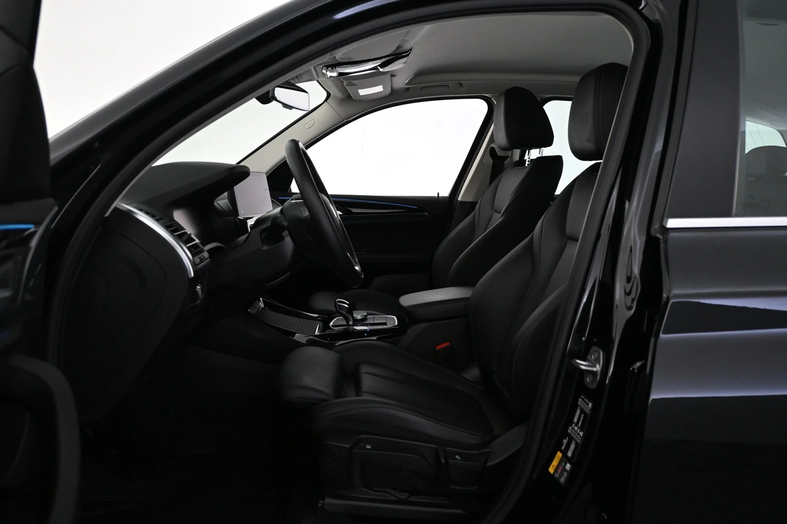 Car Image - 7wr95FDV3XKK4cwHYA16mP