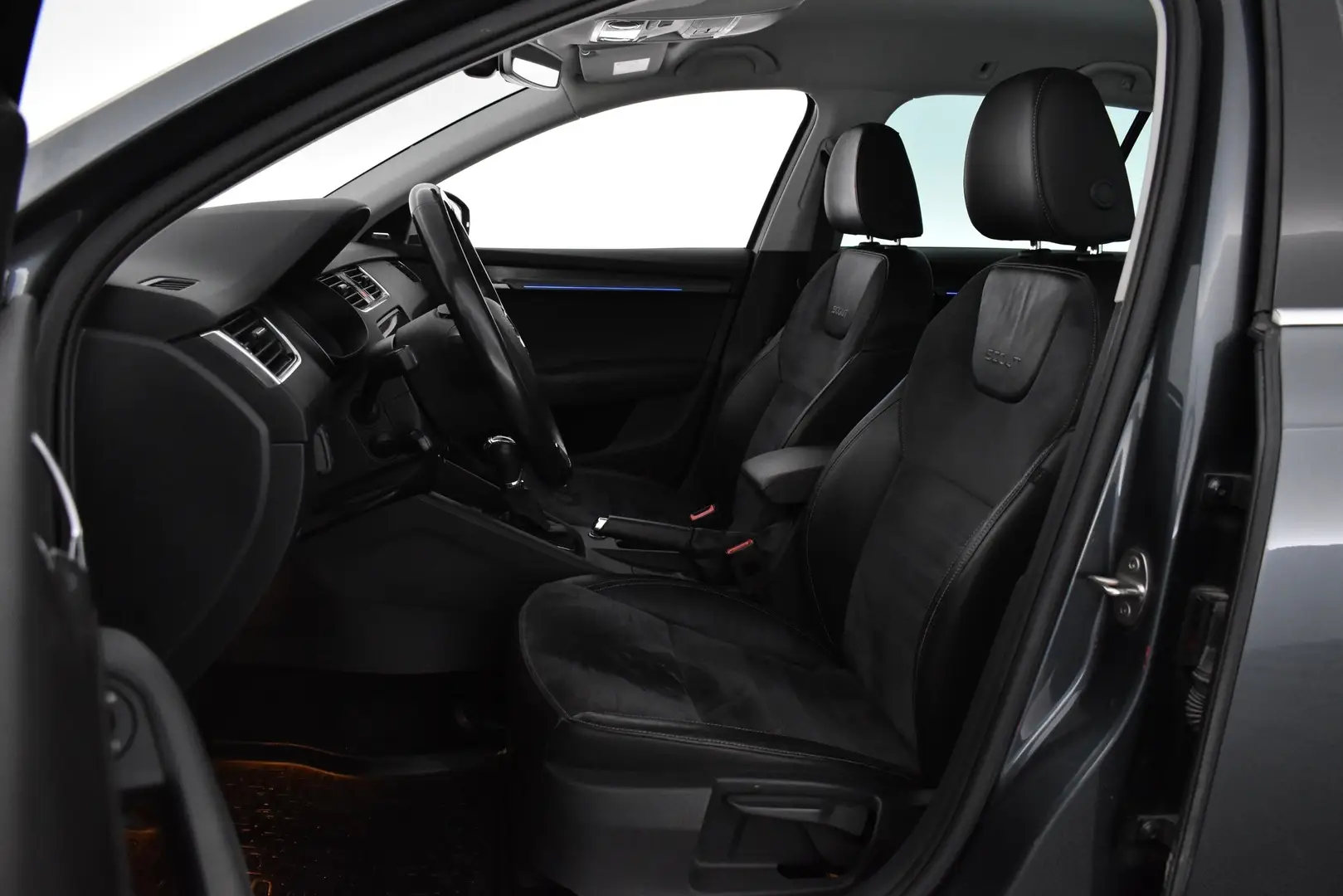 Car Image - 3fUIYLygjq36fpYTCzGEBi