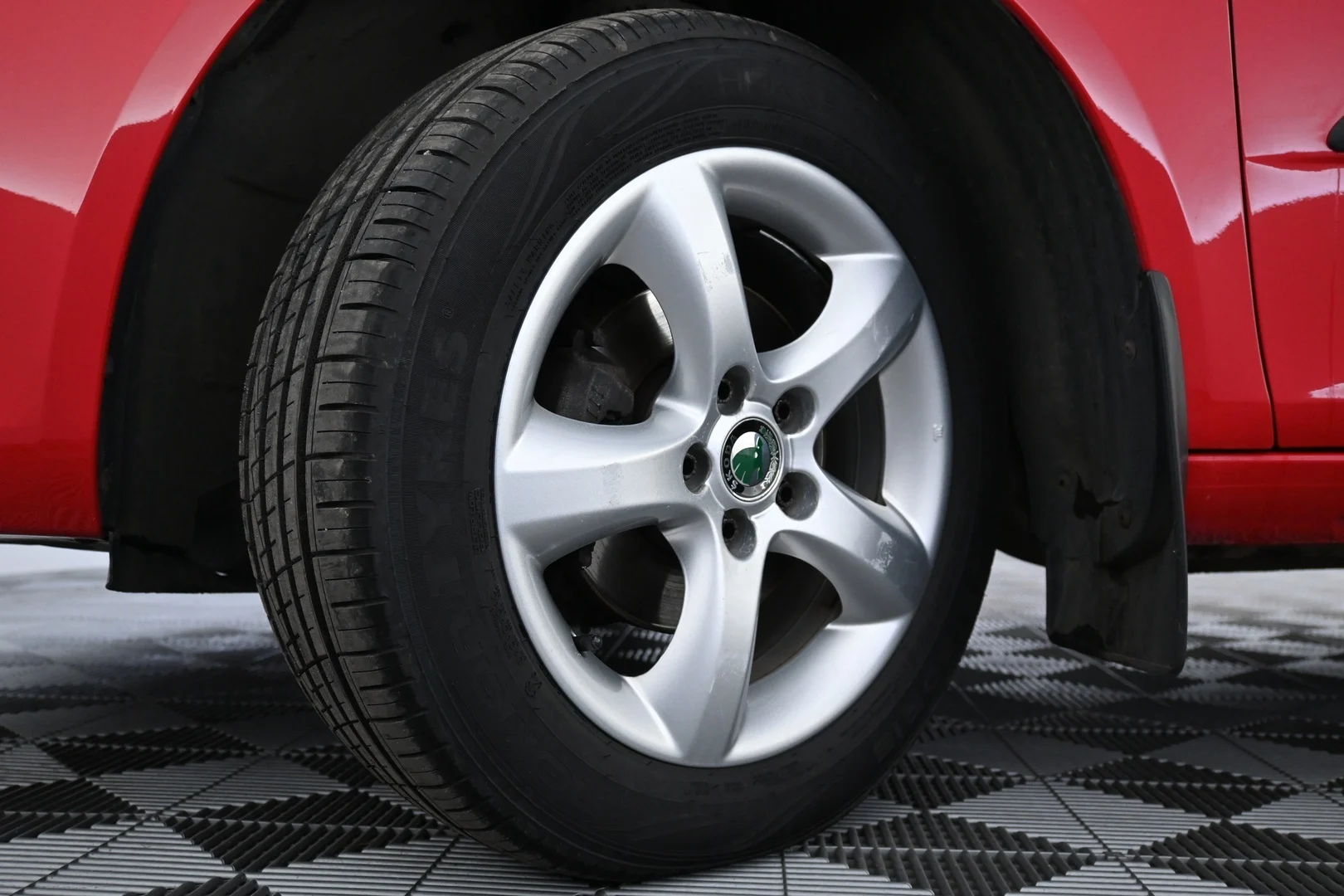 Car Image - 4oqZqBjM6as1gPwVMWwiq9