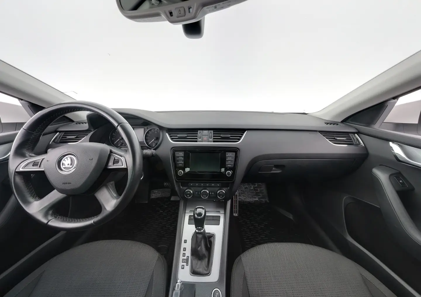 Car Image - 2BawsJ65SxunKi7u7GFmM9