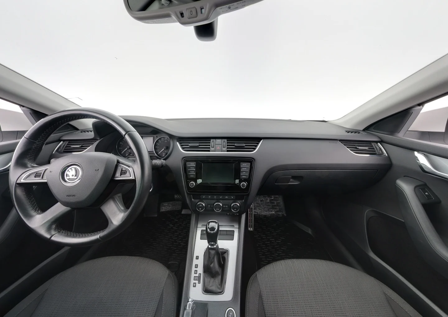 Car Image - 2BawsJ65SxunKi7u7GFmM9
