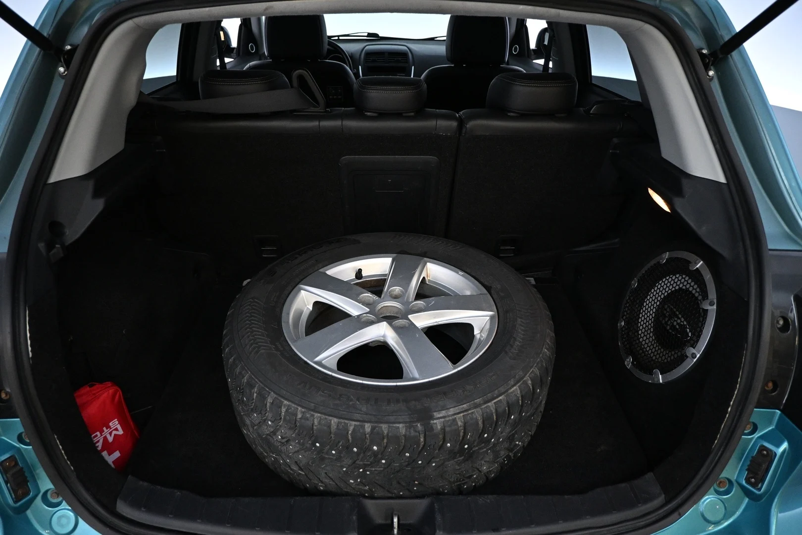 Car Image - 2oODpwsJMLSDxF2LWMbFQp