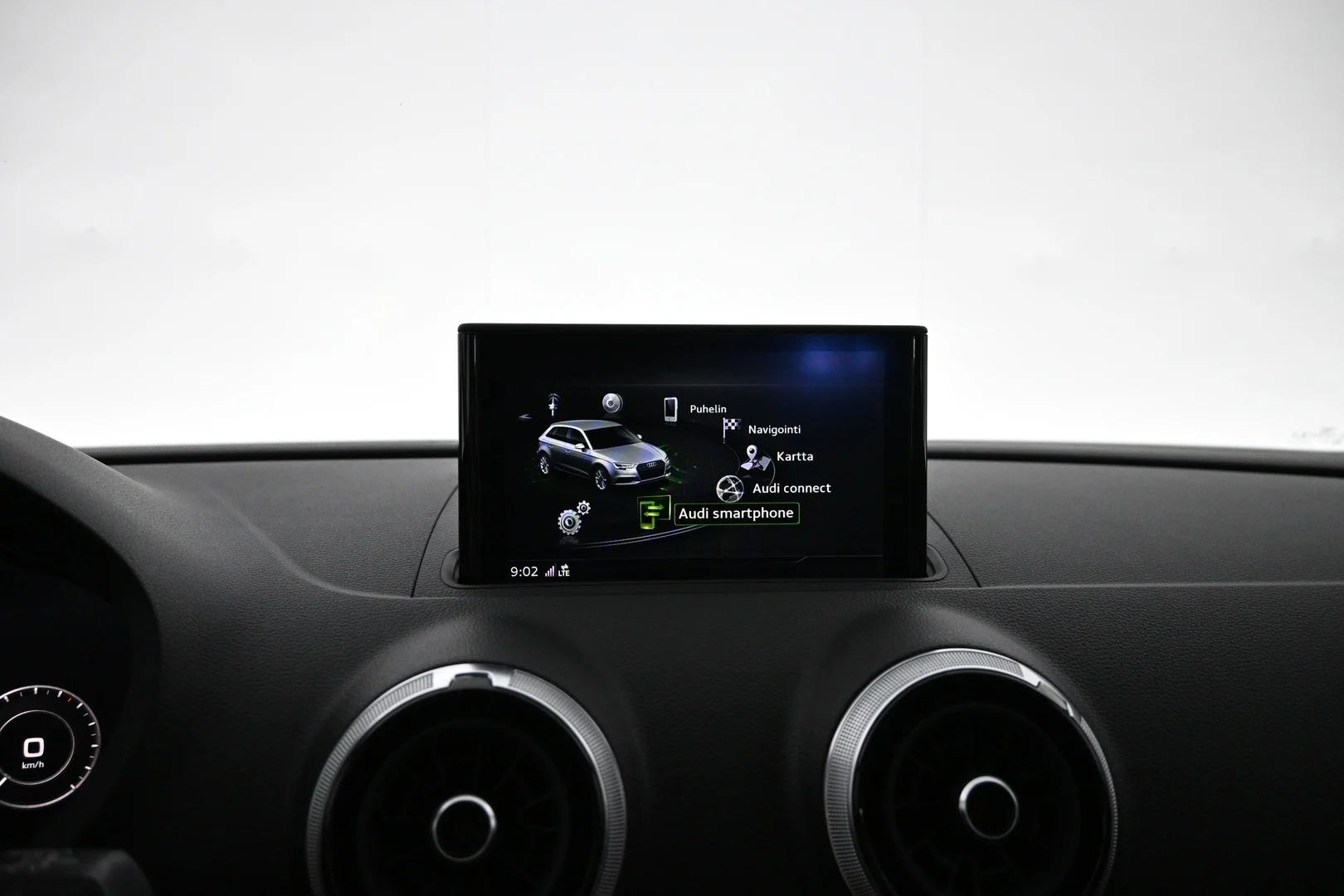 Car Image - 4Q2I3O1SQTlZPGtwA0slb2