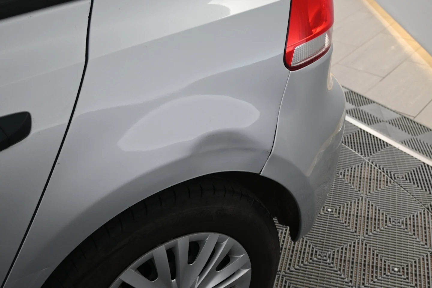 Car Image - 7sYhHNcGsKxfaZ0Xq9Hbkr