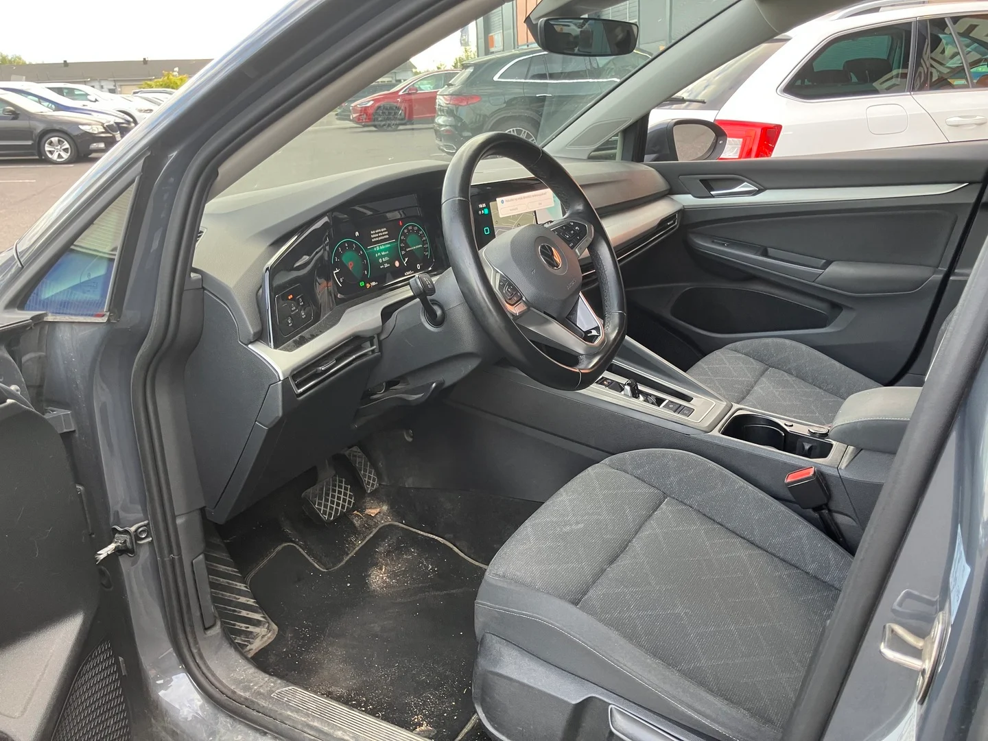 Car Image - 7FeikFRSV1rea8SeBKKqs1