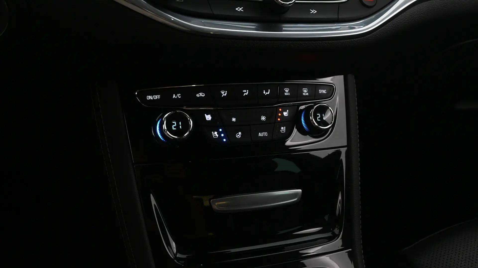 Car Image - 7w1HkwvMwyK6uYMGt5WtCa