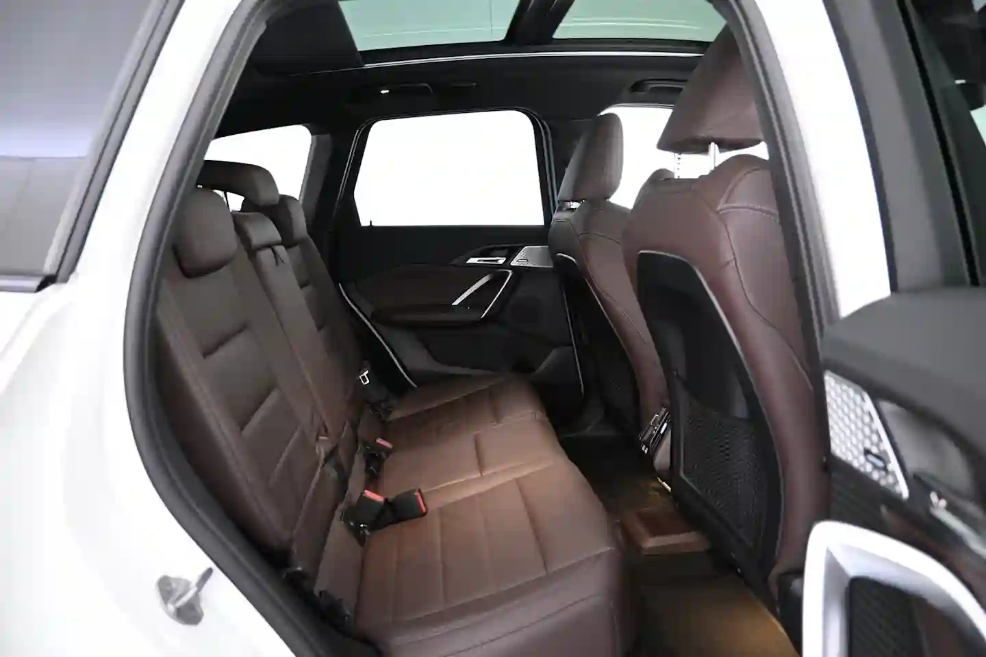 Car Image - 12JlXNuBvzFuqh9KMbnke6