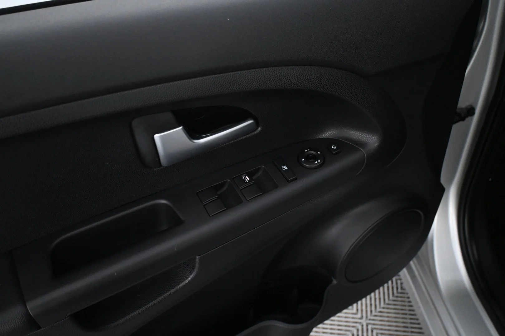Car Image - 6U5GicPfOwxmLwEJOGwD1e