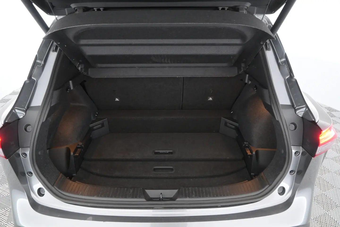 Car Image - 6lwoF4ud9Erh5lqiZNMmNv