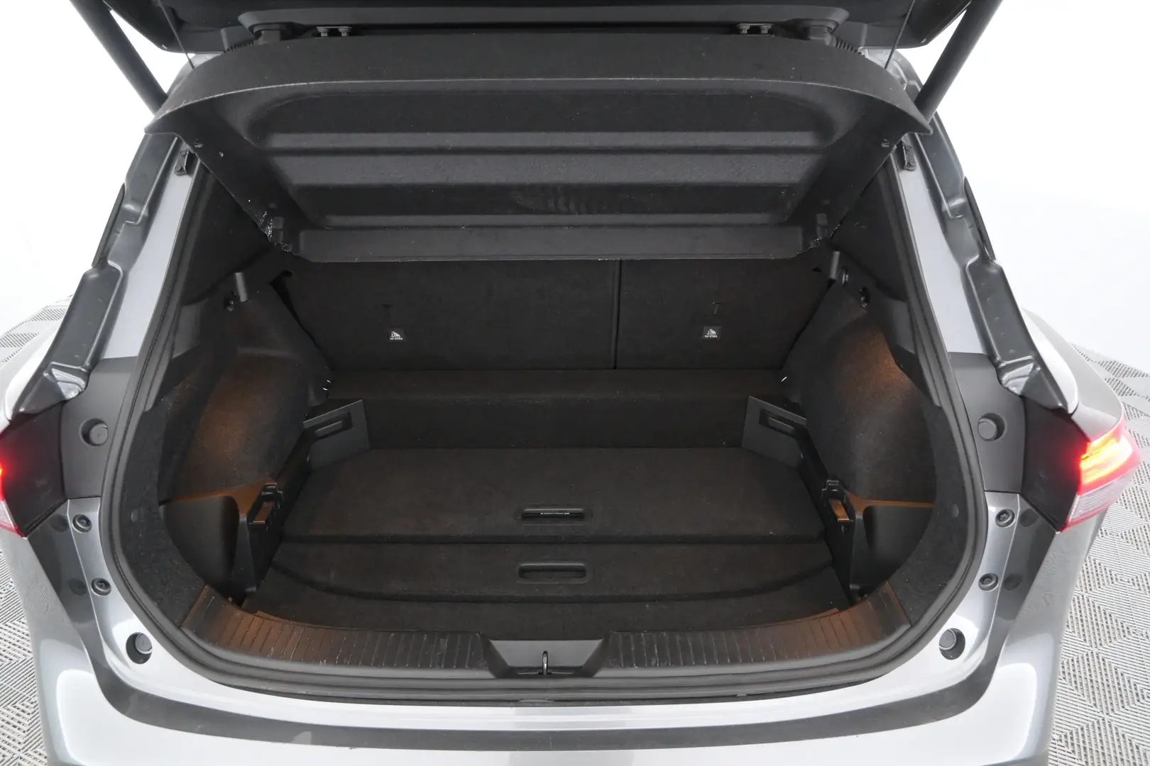 Car Image - 6lwoF4ud9Erh5lqiZNMmNv