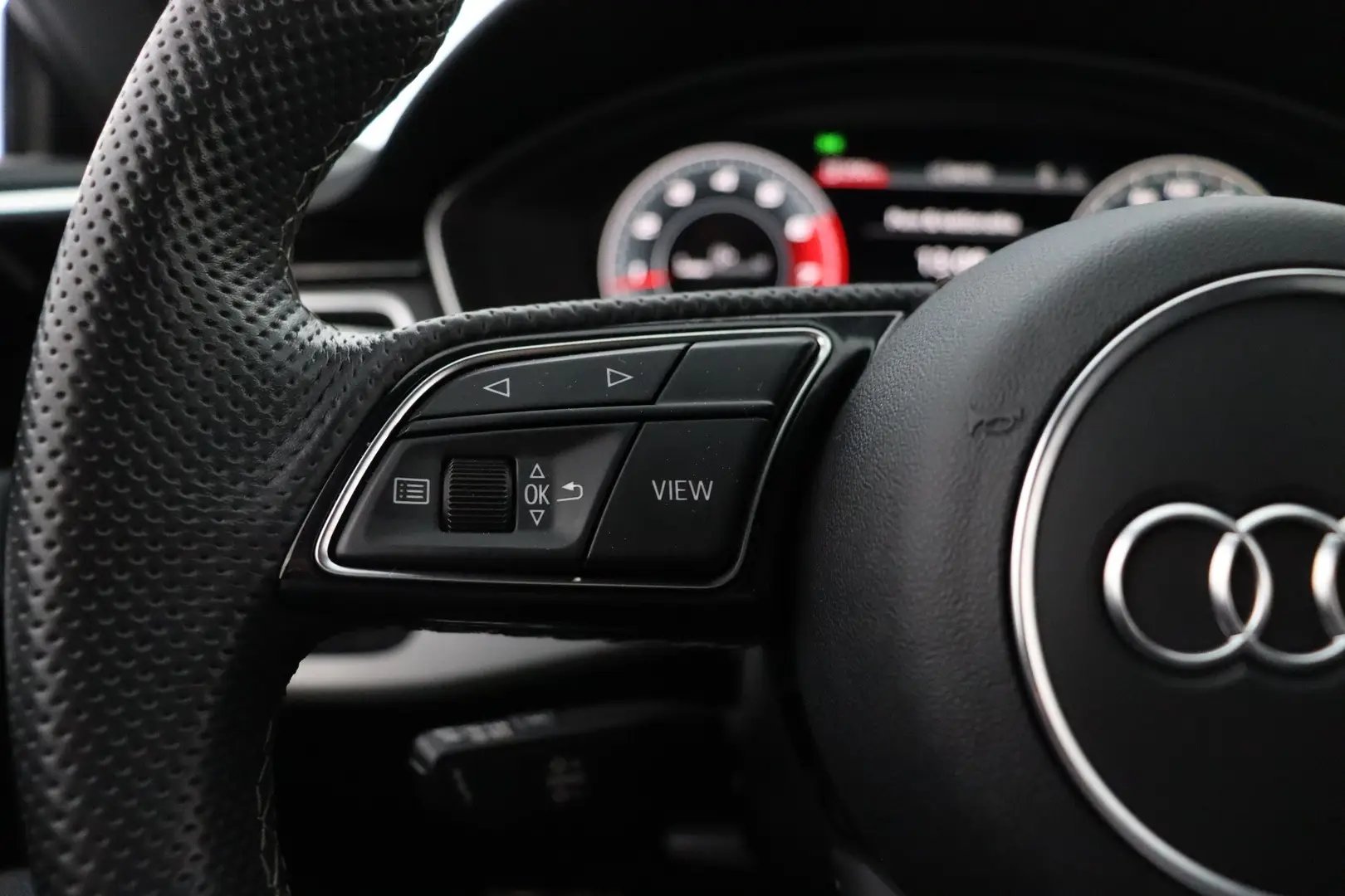 Car Image - 6m4IJN7eb8D6ebcQrba69Q