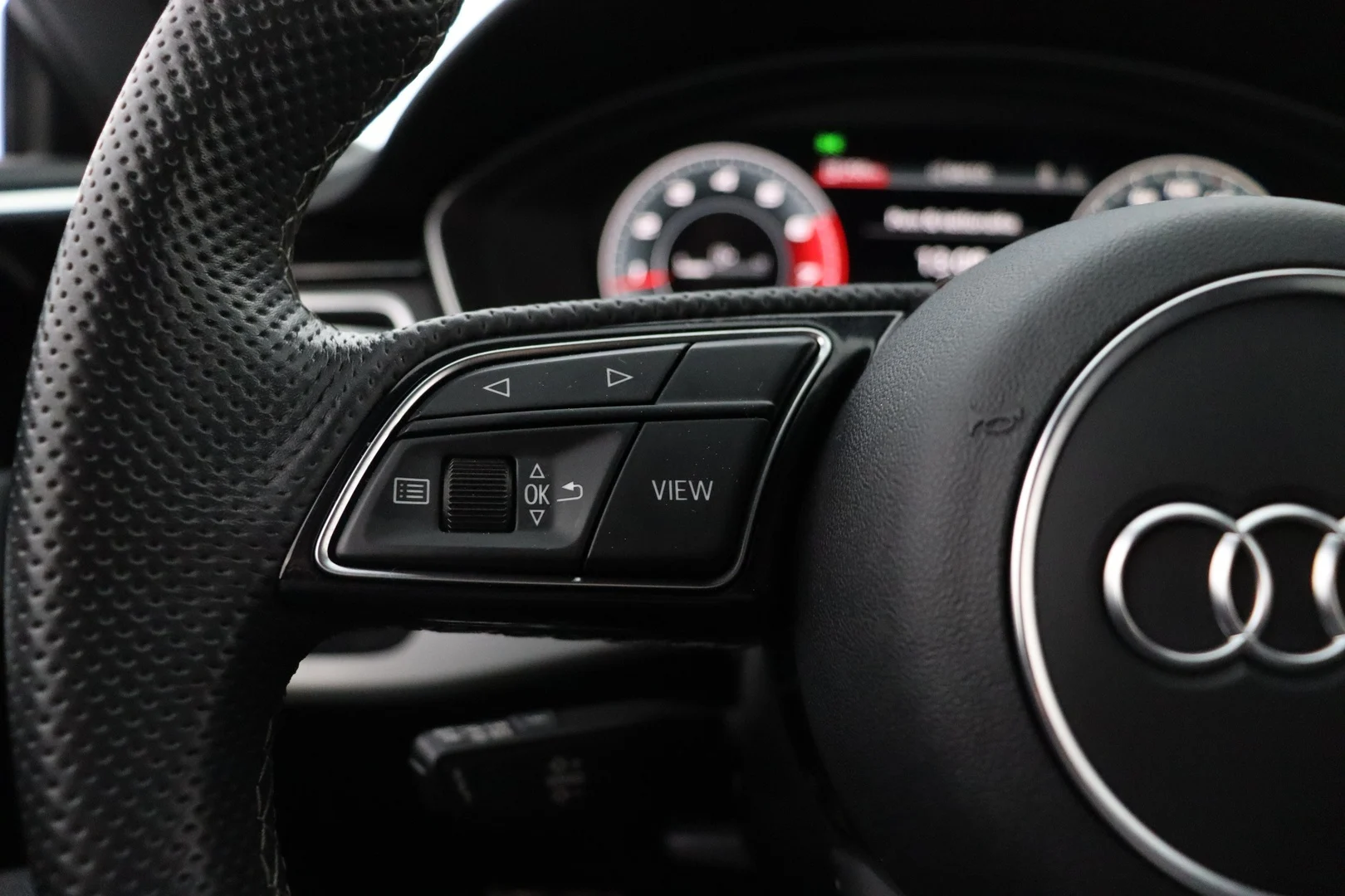 Car Image - 6m4IJN7eb8D6ebcQrba69Q