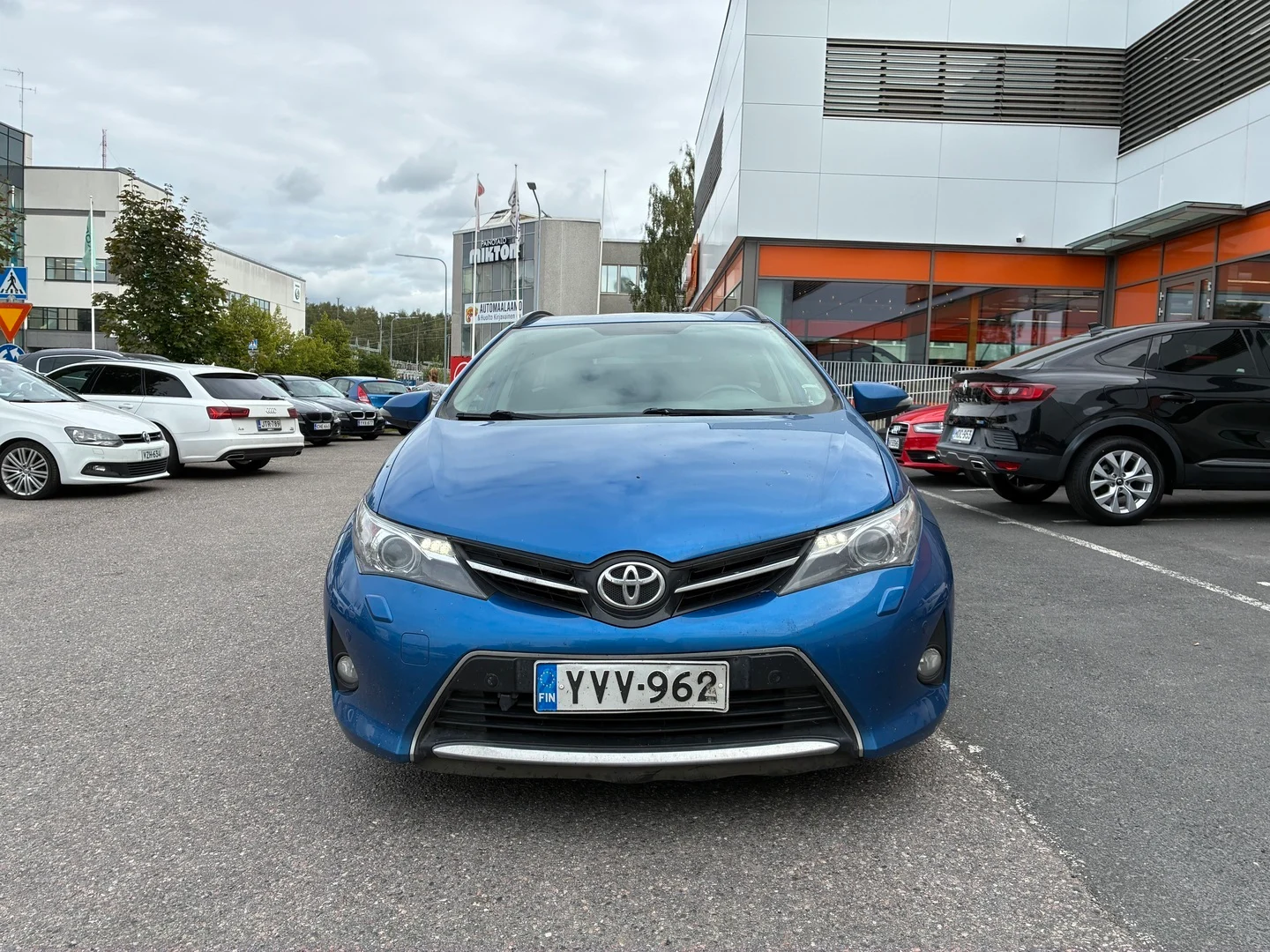 Car Image - 1Dzm72LW3ULrGar3EdJIGD