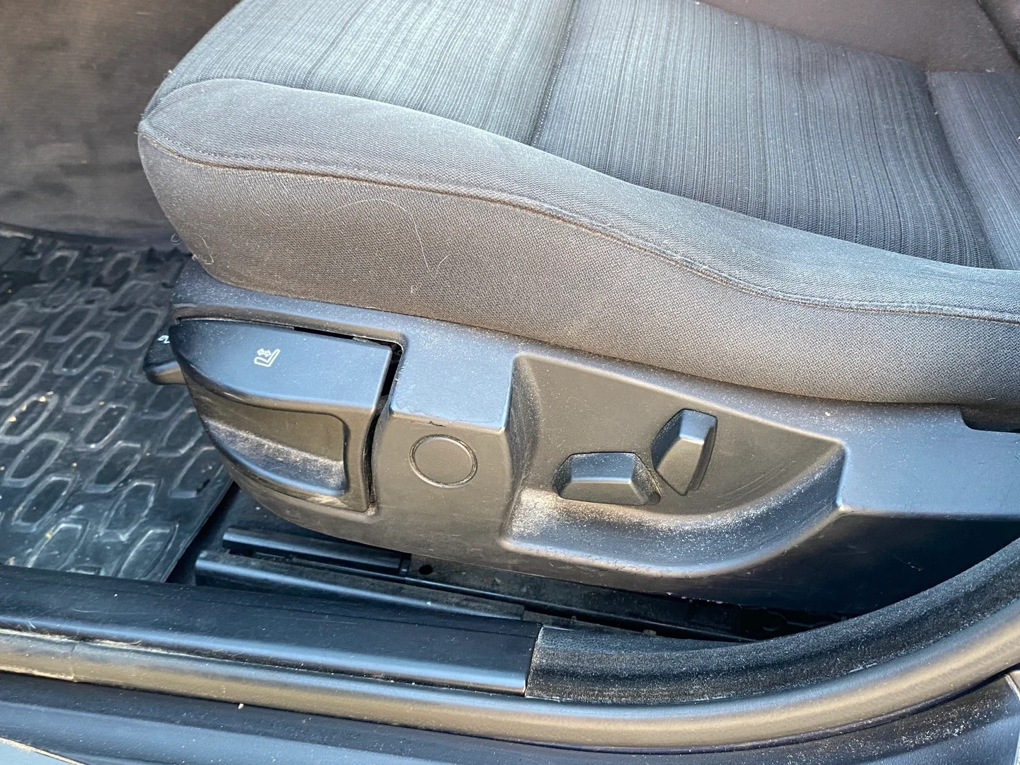 Car Image - EGrX7mgHIlW8g0B75oRCE