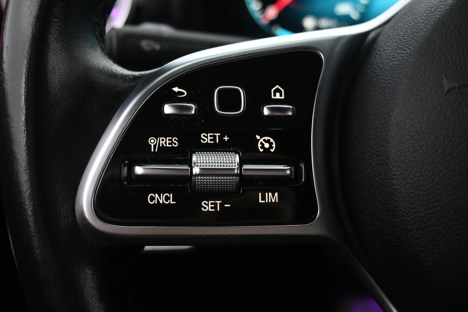 Car Image - 6f57sZbX3XLIRxFsMdAgO1