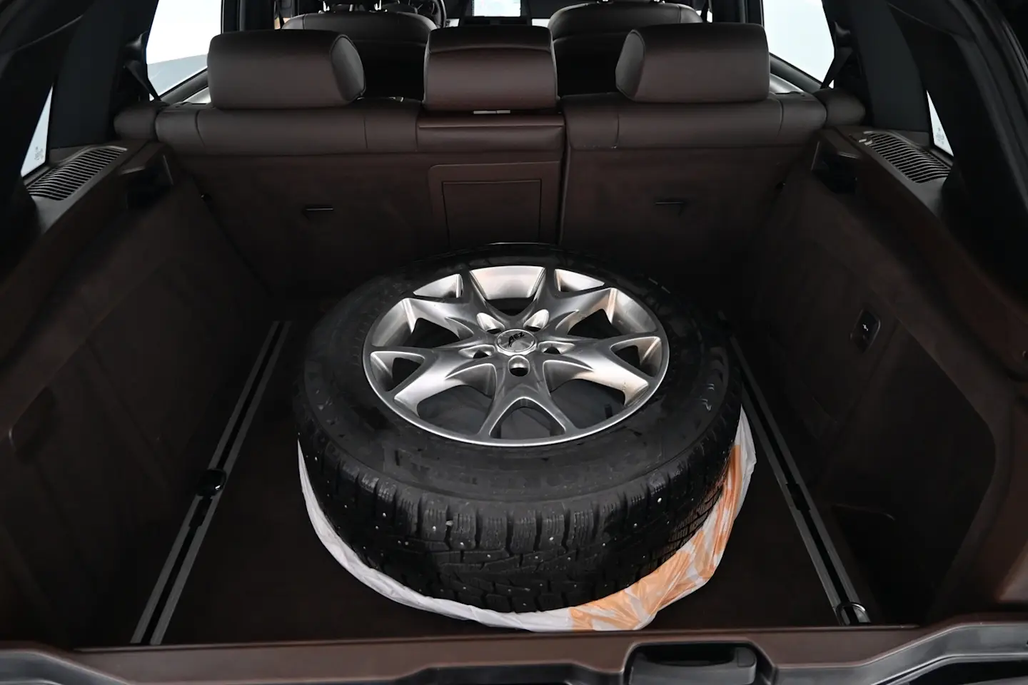 Car Image - 6W4hTq3TCkPkajleaDBcur
