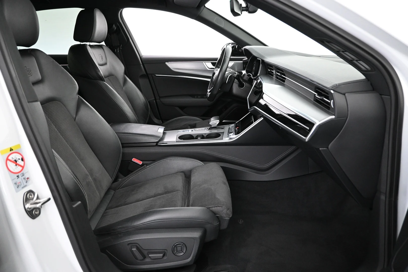 Car Image - 6VCgpeYgHKSExE7eD1OApy