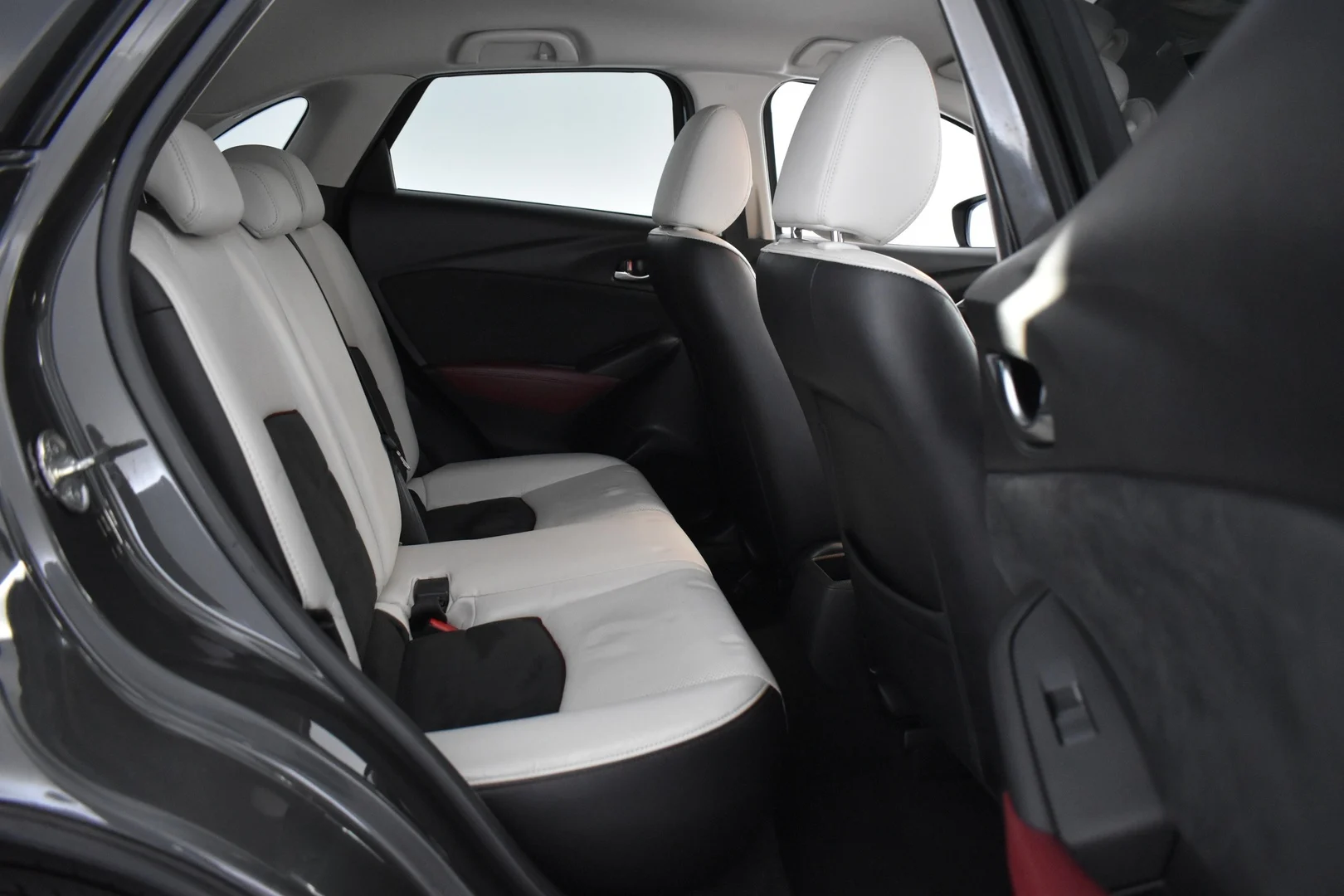 Car Image - 7CT8sakfx6wQki5Lsbk1hq