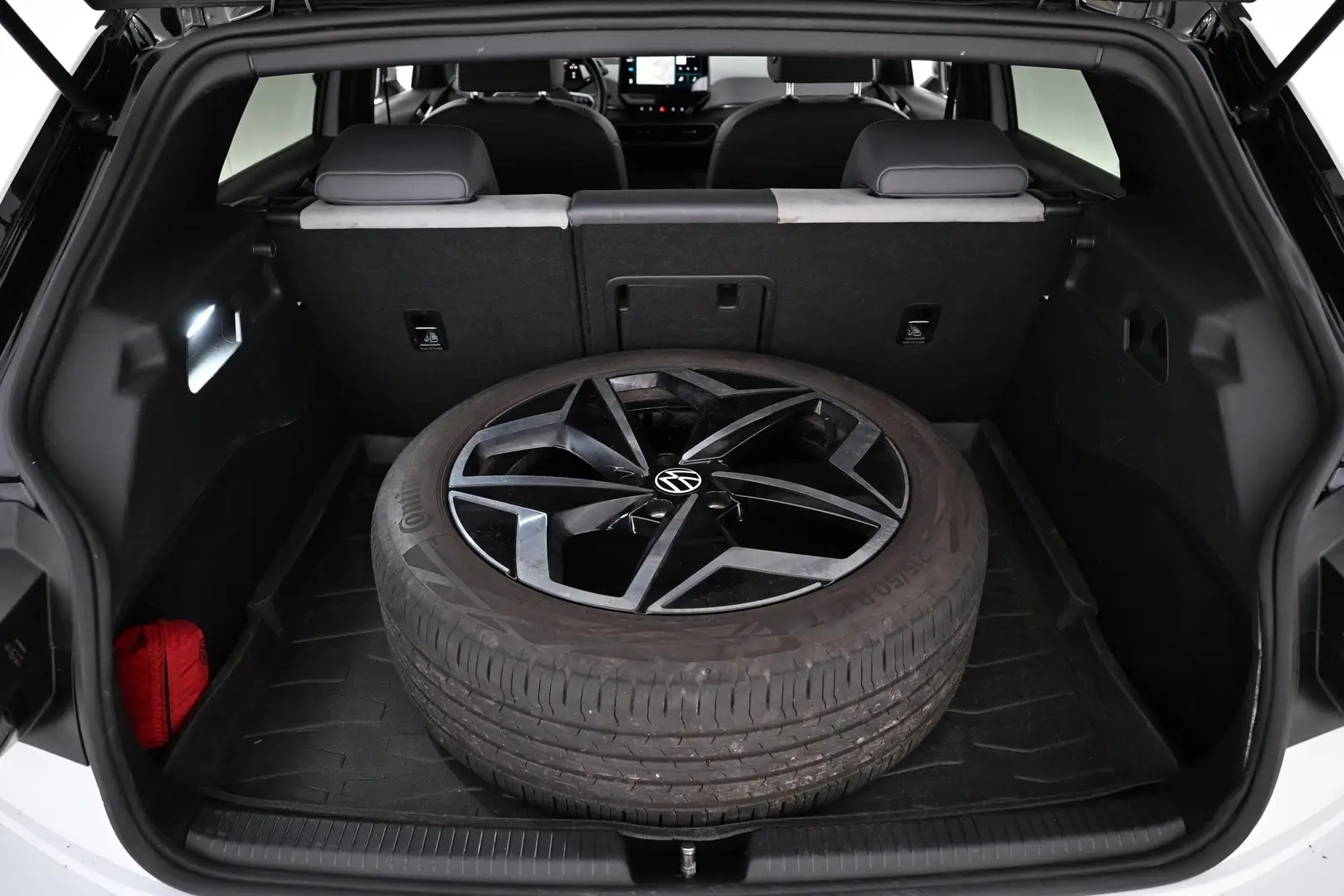 Car Image - 41UL4VmYJiX5vrIBmF1qW6