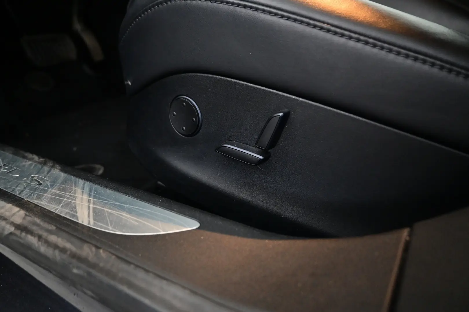 Car Image - 7f5KBKewTFB8doFvq8jNml