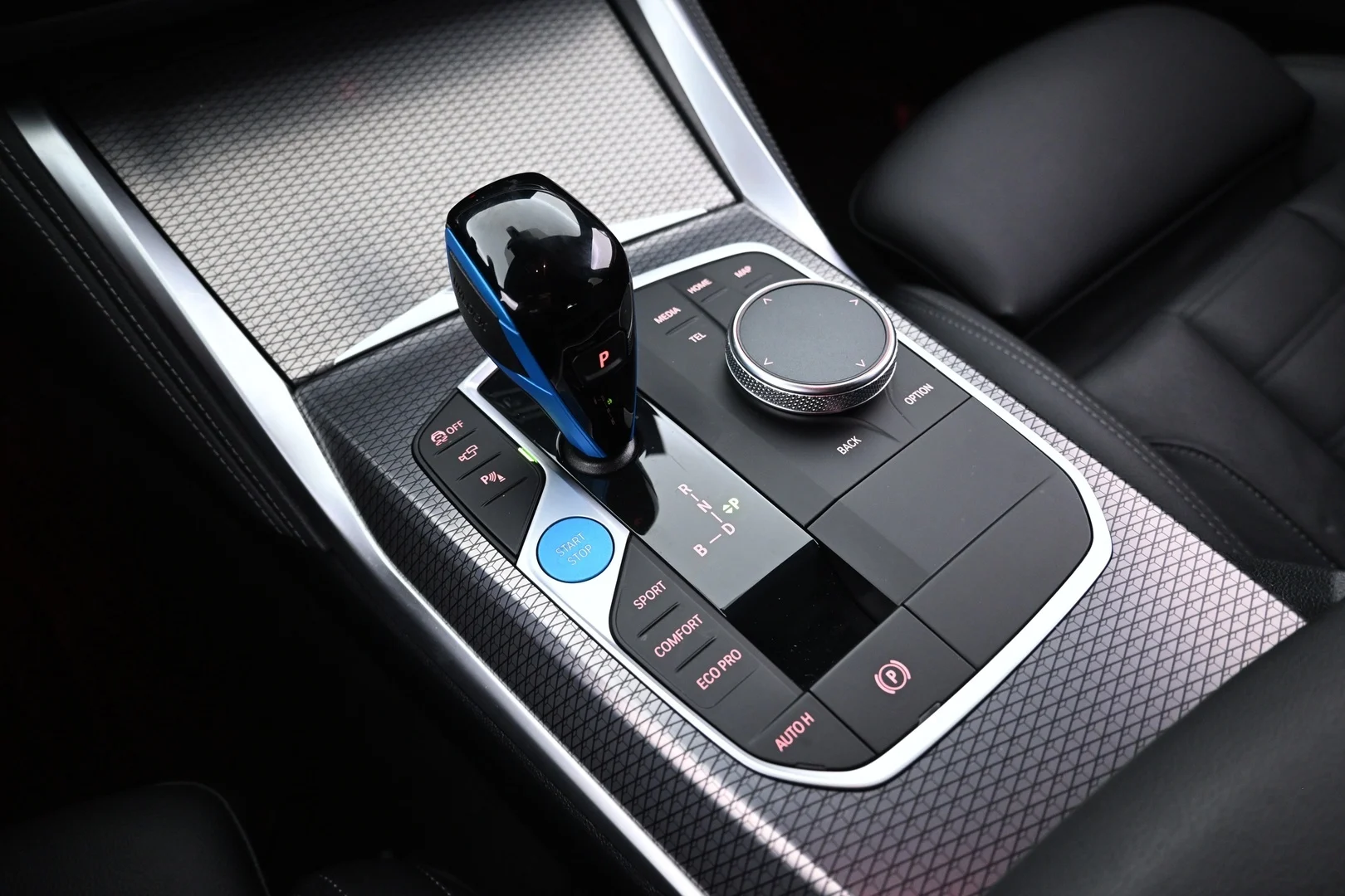 Car Image - 3pIQgeOYHEHAcecIb4hn3y