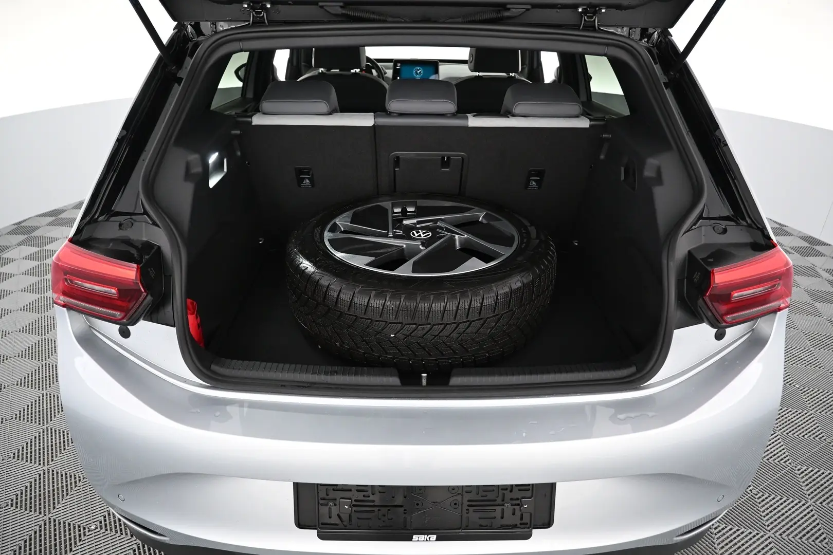 Car Image - 5laV1BSS4erwHSprAGCIpD