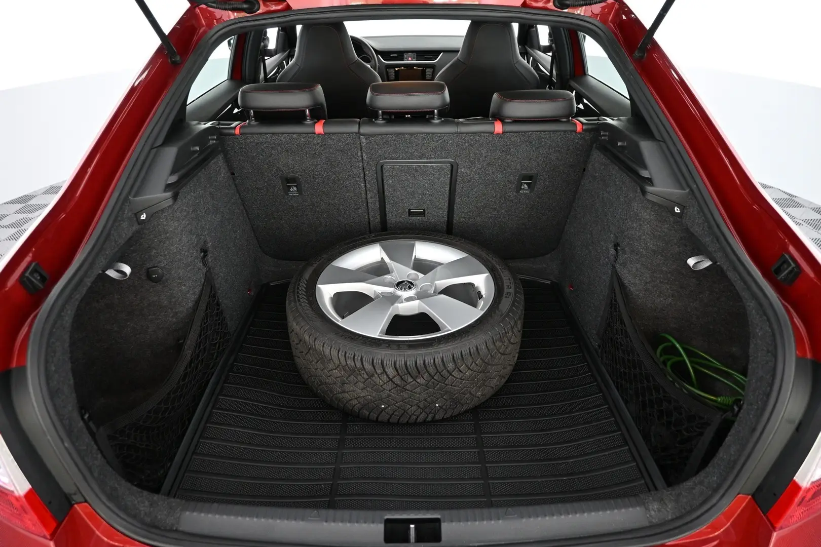 Car Image - 781GFN3ZSYPGylXIAJVXz8