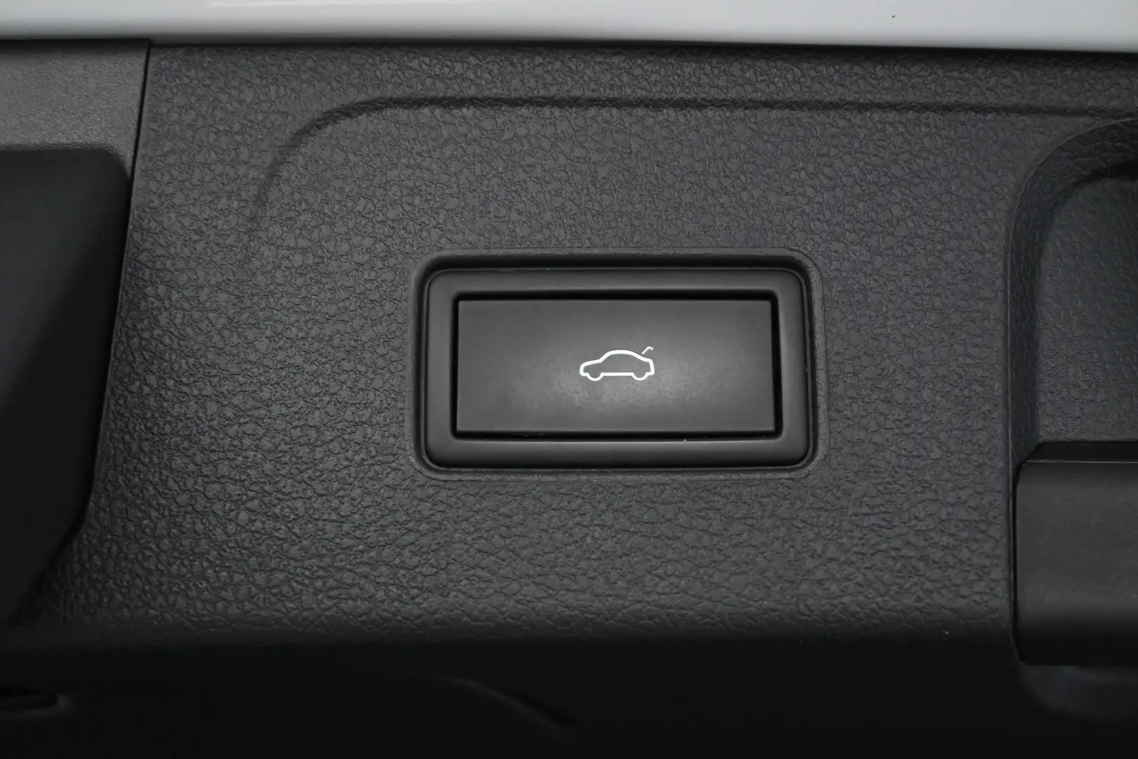 Car Image - 2FczeDDtWsb0OPE6DSYiQD