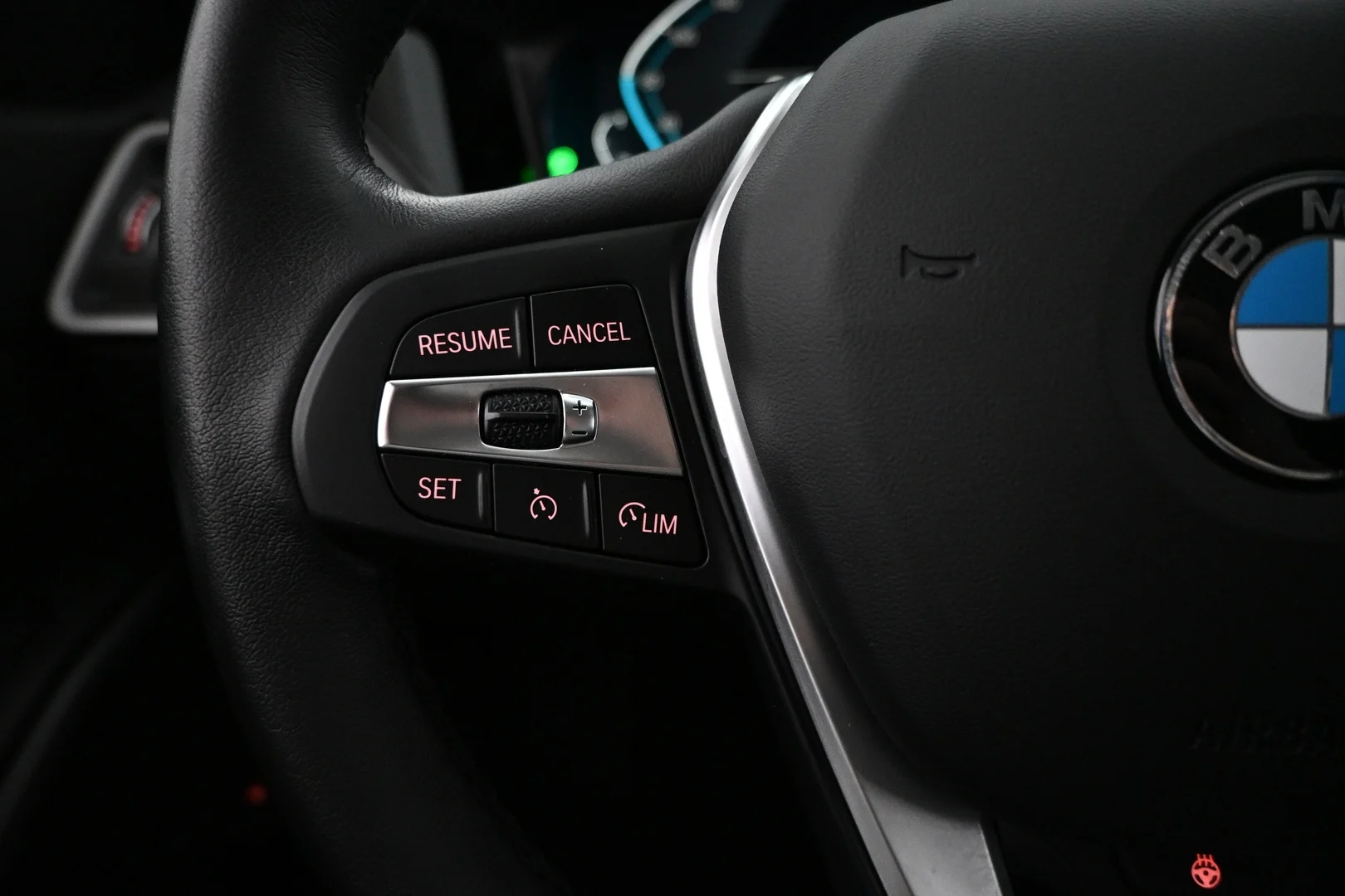 Car Image - 1e37xVbJwBD1fbAEsy0X7z