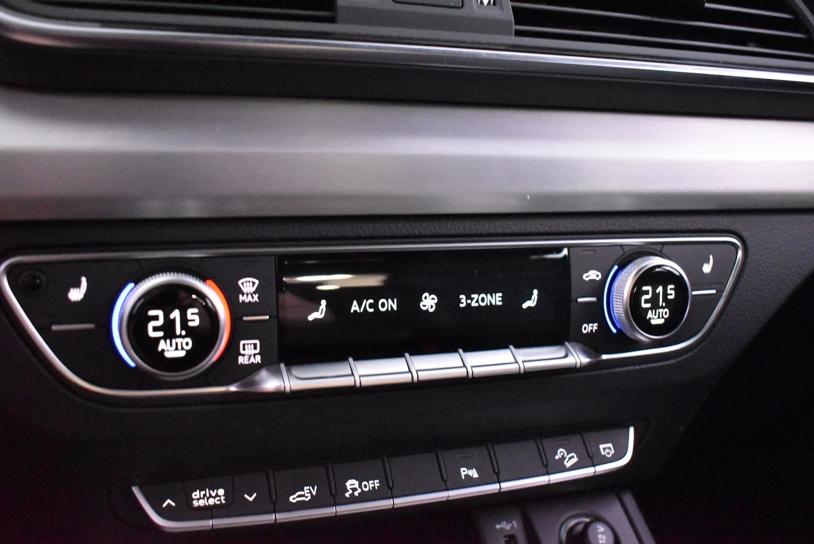 Car Image - 4LrhCw6ytbHGItGXptBhhN