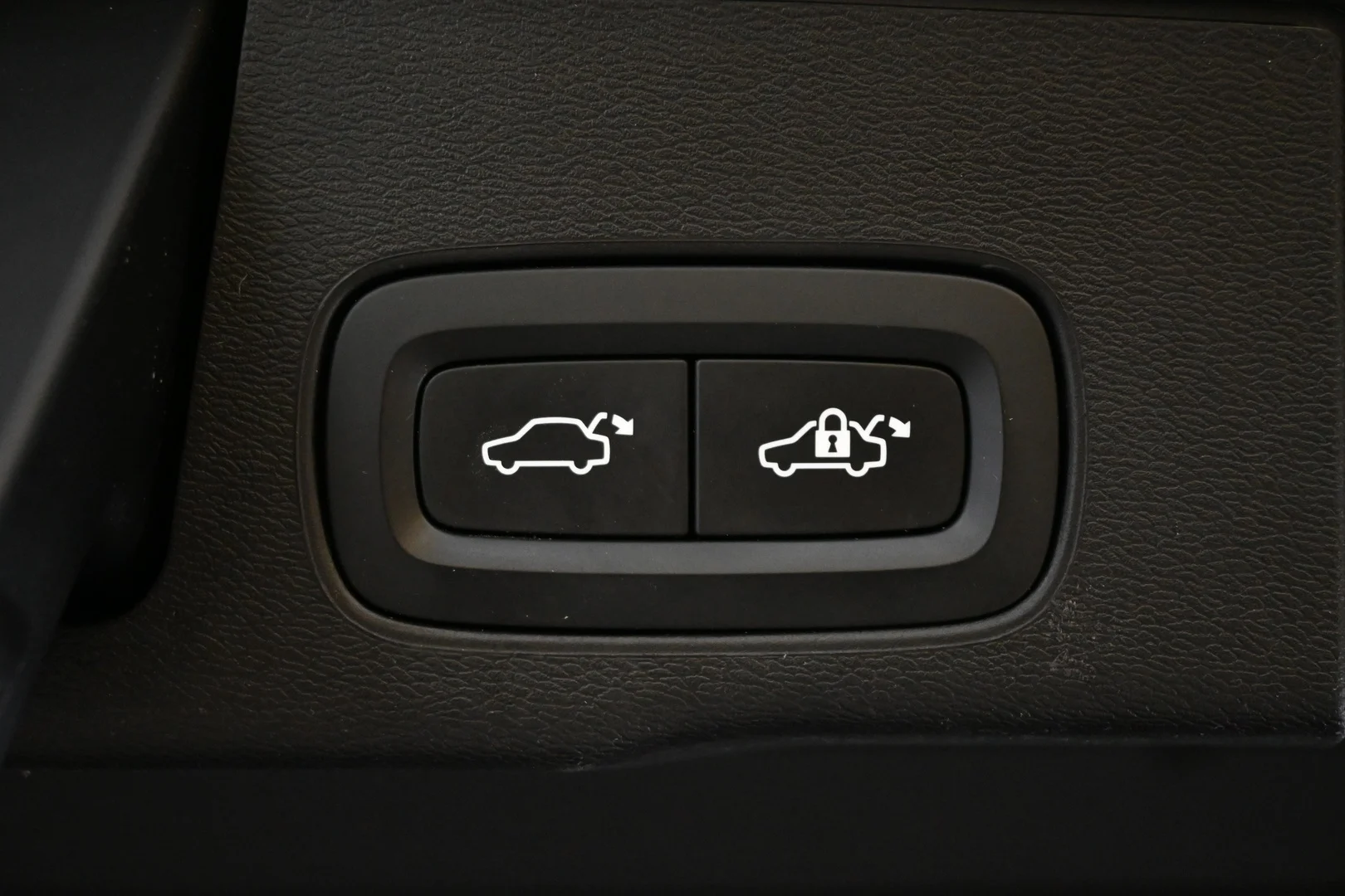 Car Image - 7H8YqNJGa8AgWoUQOa2jeu