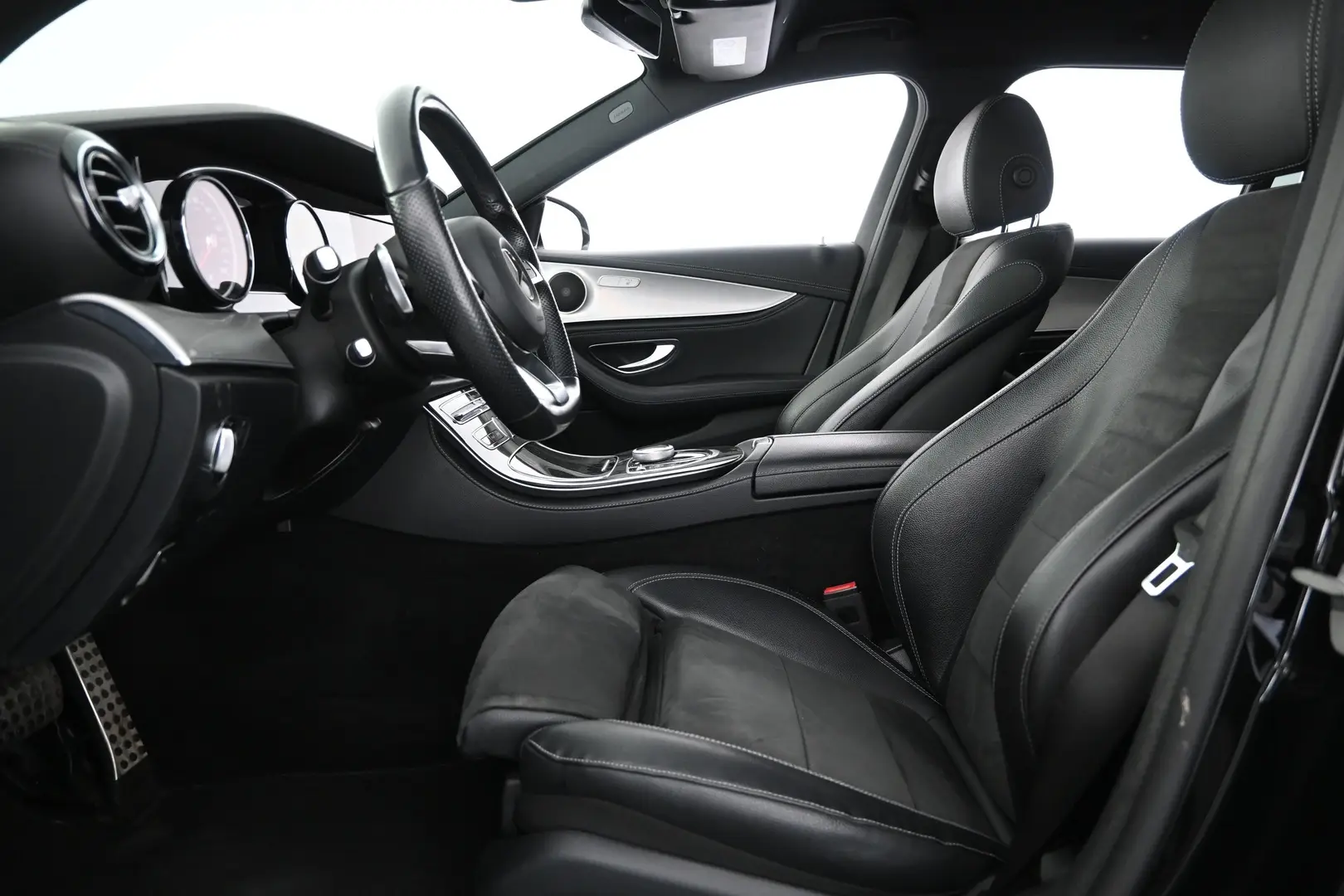 Car Image - 4tVp0VgP9OgwdiJmDYGnCe