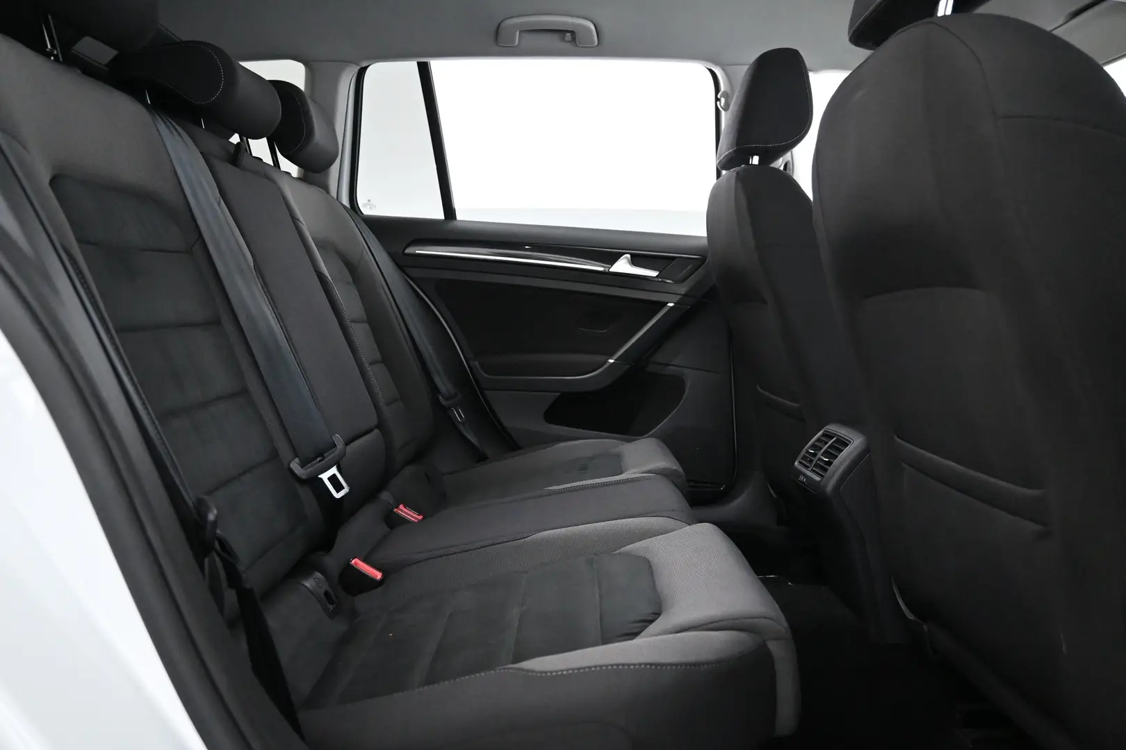Car Image - 16k2gSKXTK73XJQ30MCVOy