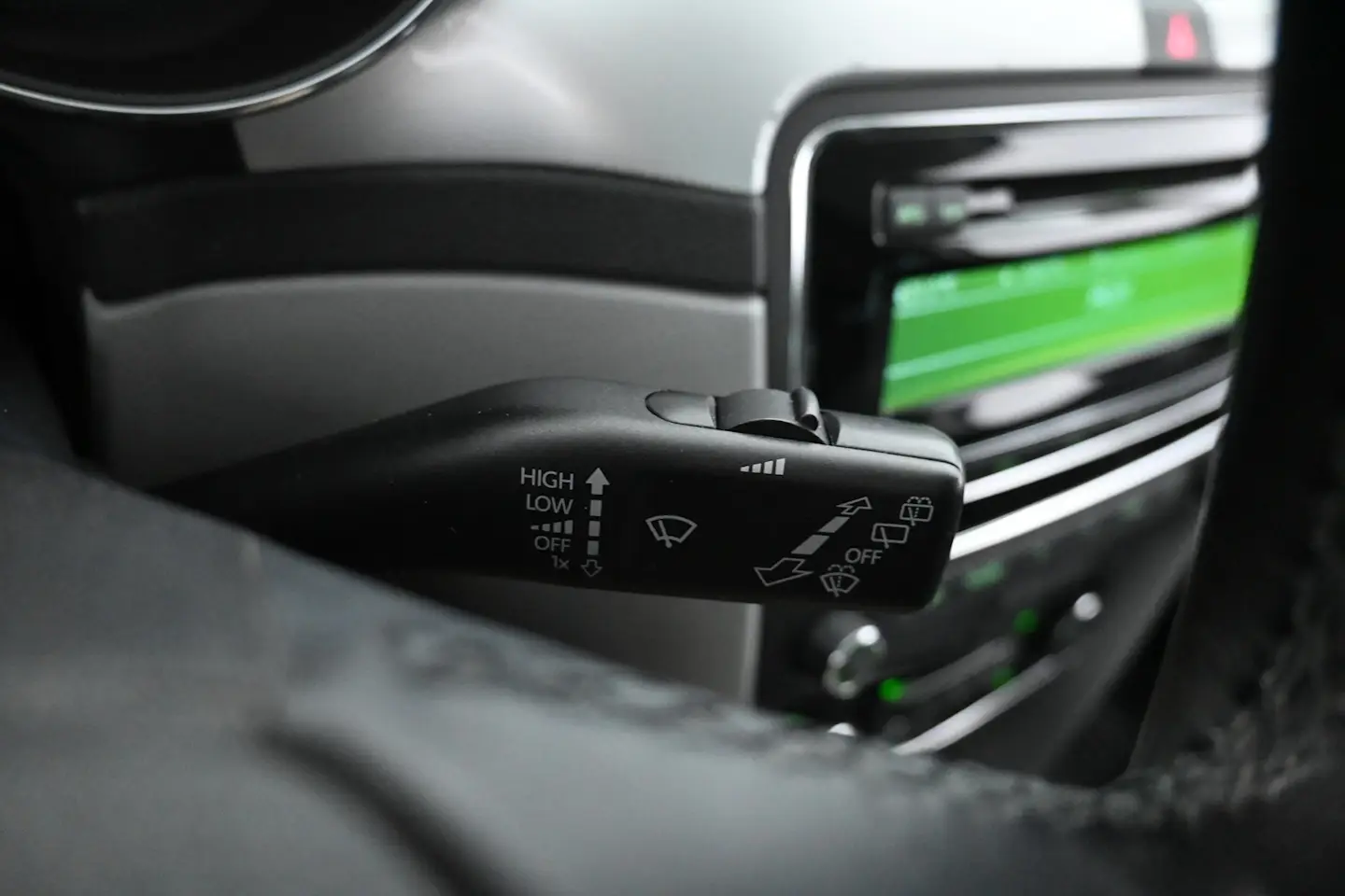 Car Image - 2UIM9TJ80thScPVWVtNHqn