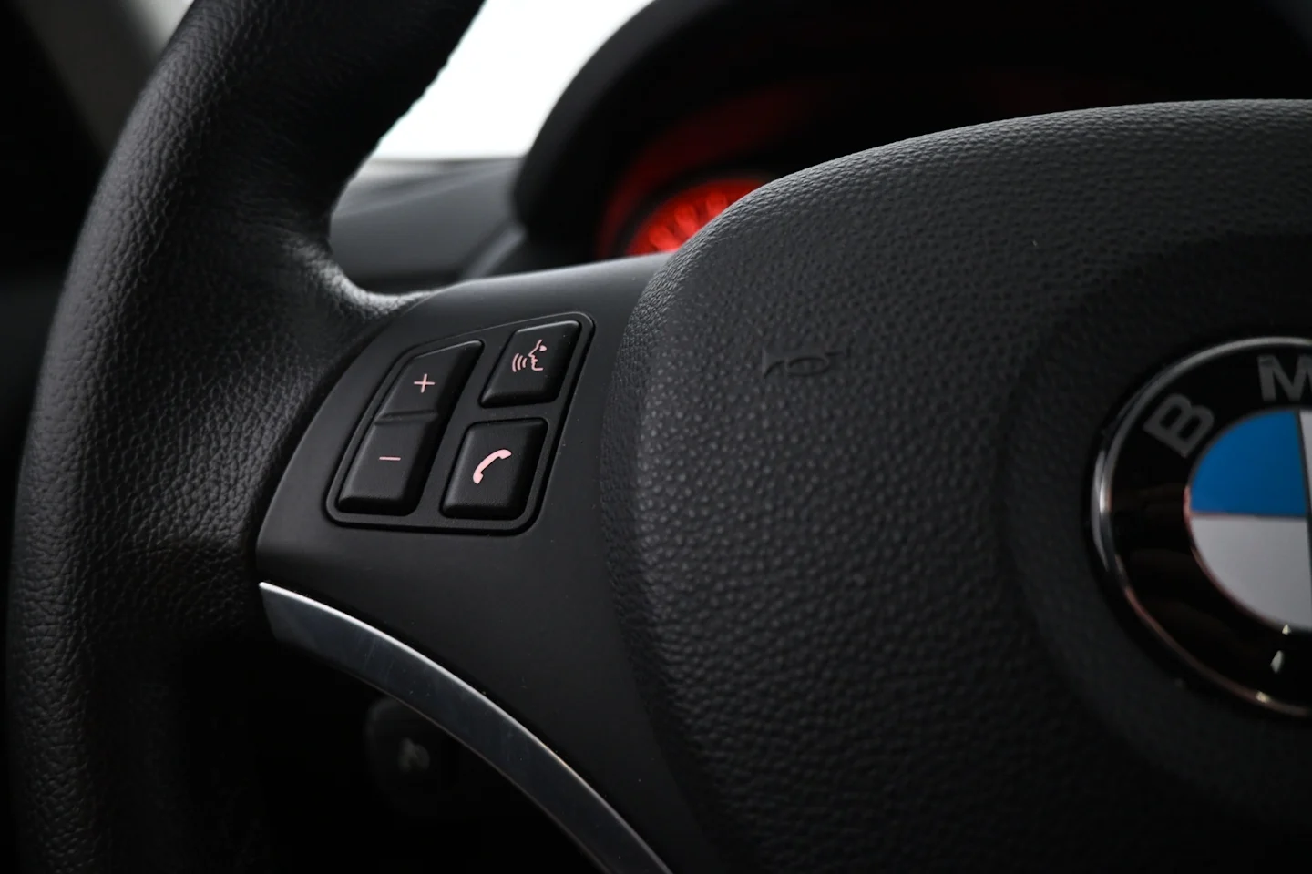 Car Image - 3BGro8XiqG834gByow2267