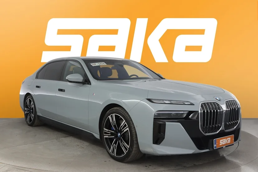 BMW i7