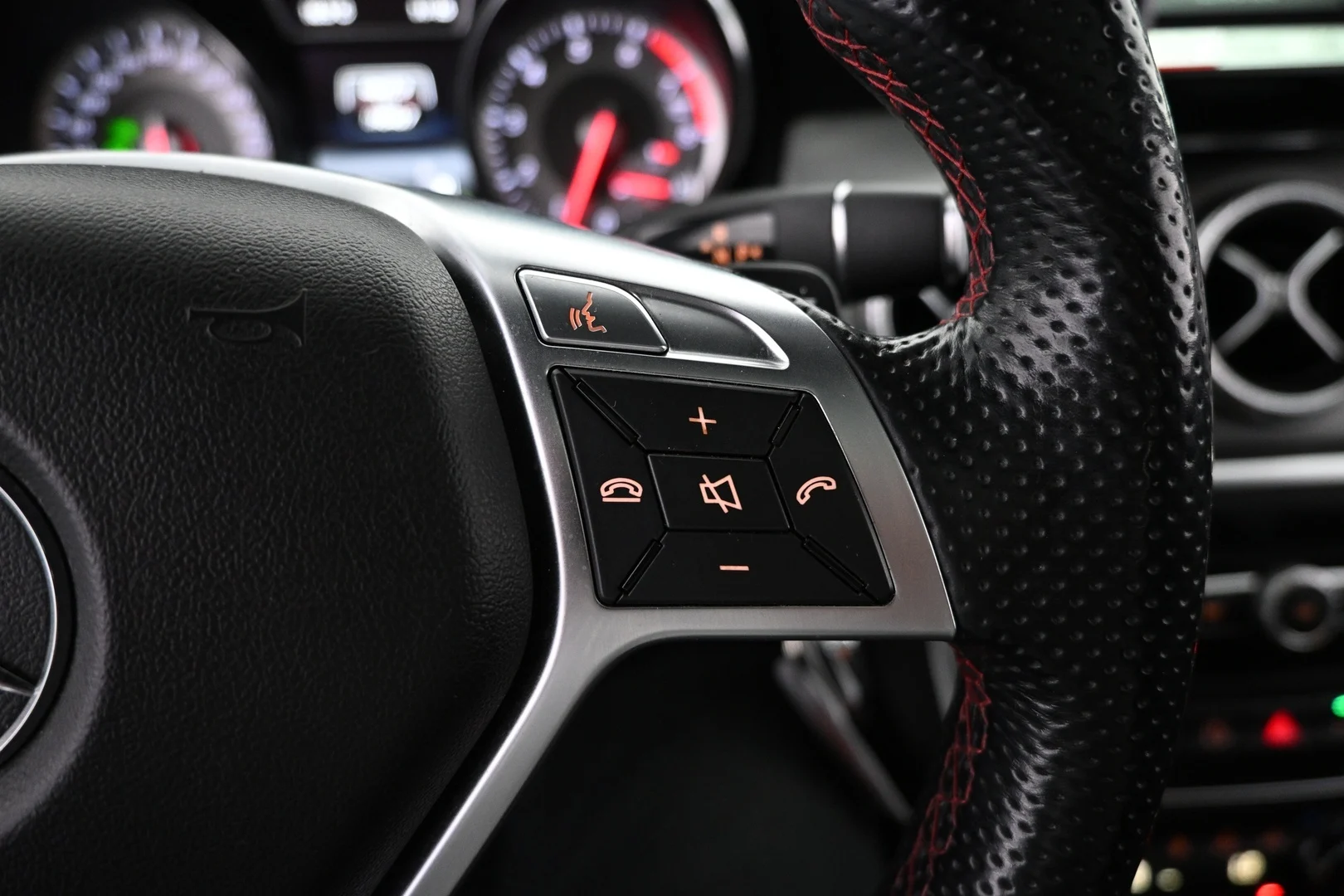 Car Image - 2SwKqRcRaUFfAt1ioTcqmF