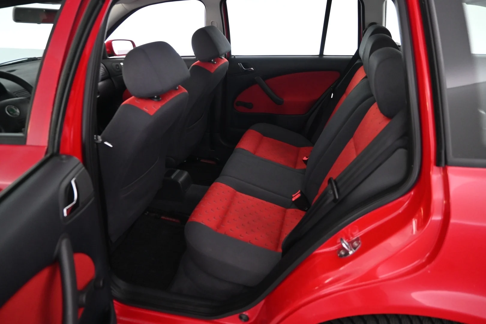 Car Image - 1UiOgzb31OzfYzTtwq638D