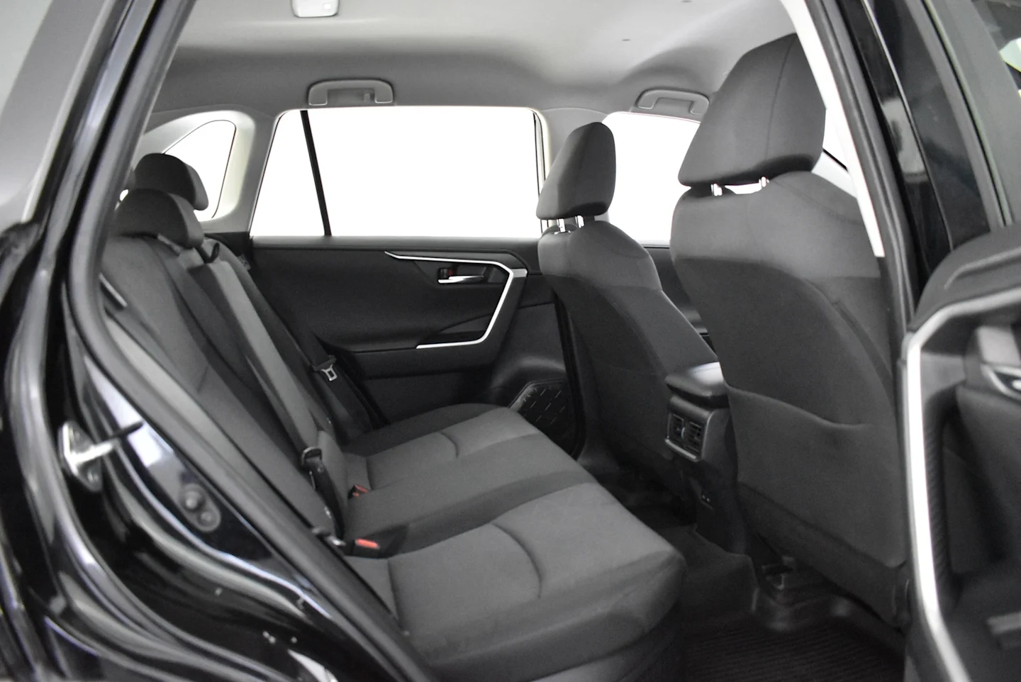 Car Image - 42iq3GHZwQLNH19bDlMhxm