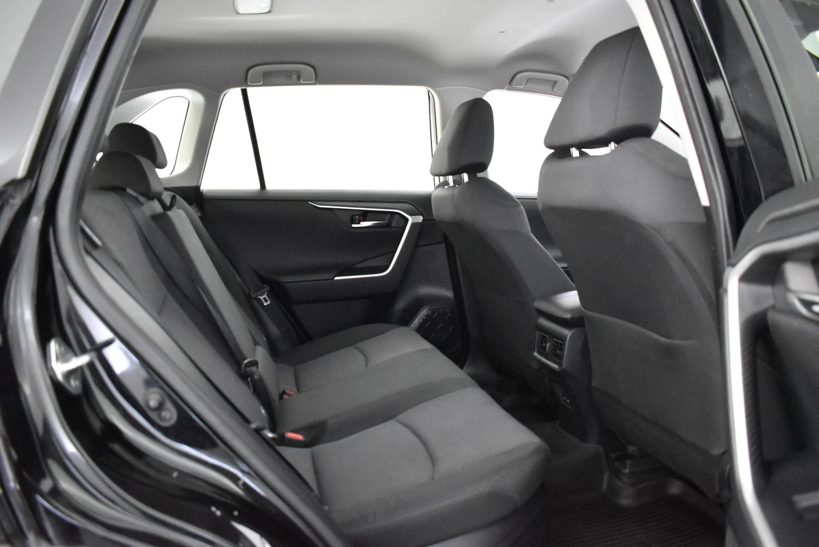 Car Image - 42iq3GHZwQLNH19bDlMhxm