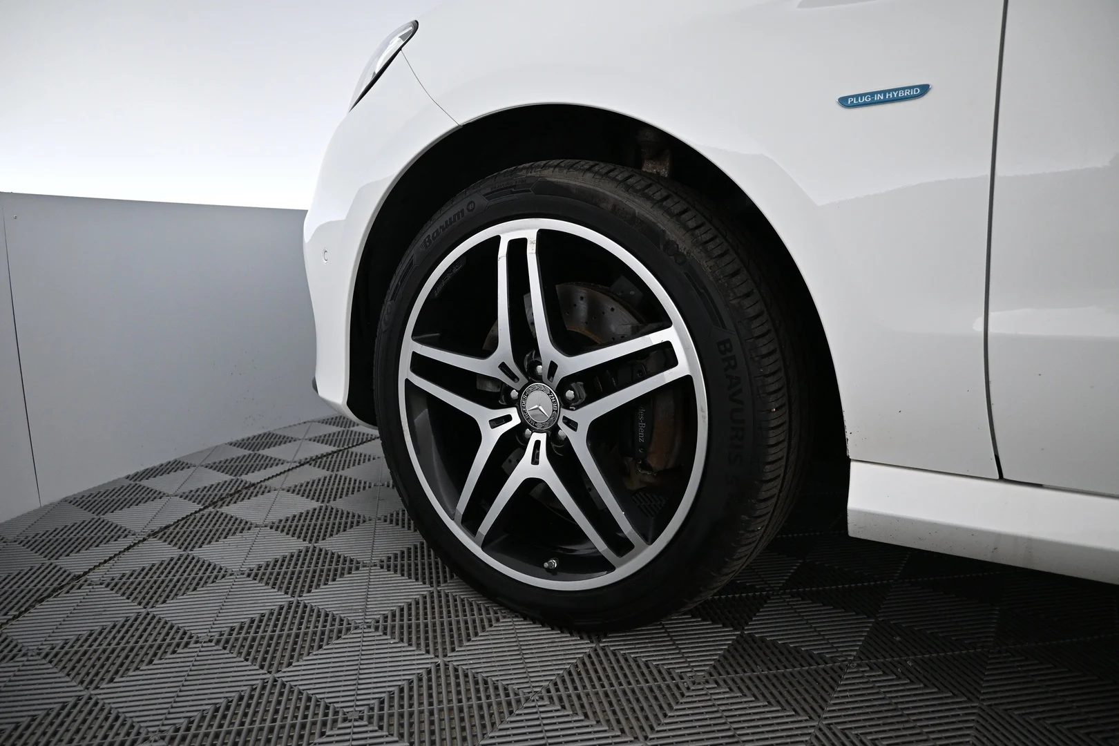 Car Image - 2g6VAabyrnatxh9O1HHNdU