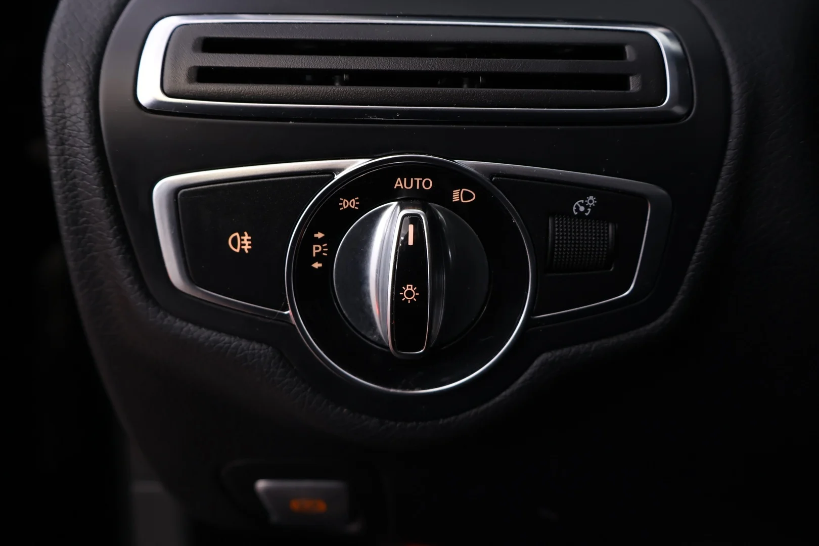 Car Image - 60W1ewredElhJmRz3YMLGx