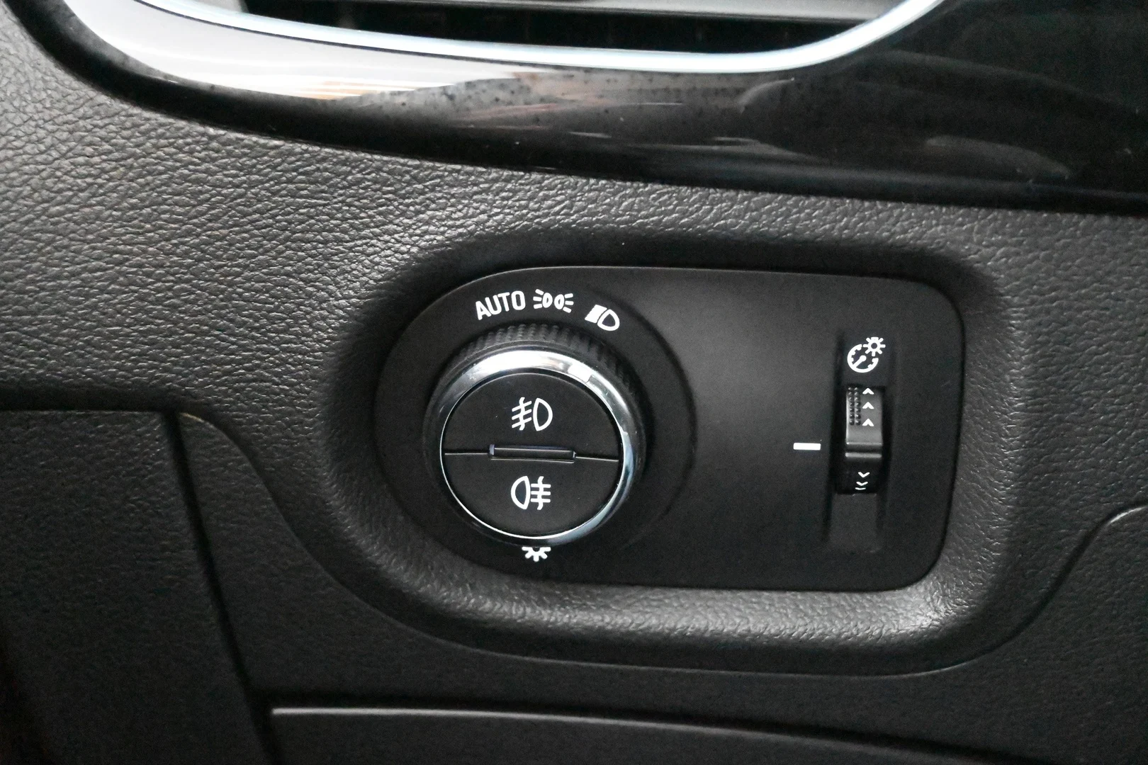 Car Image - 4xztEDkDkbkd2HqHJqp3tU